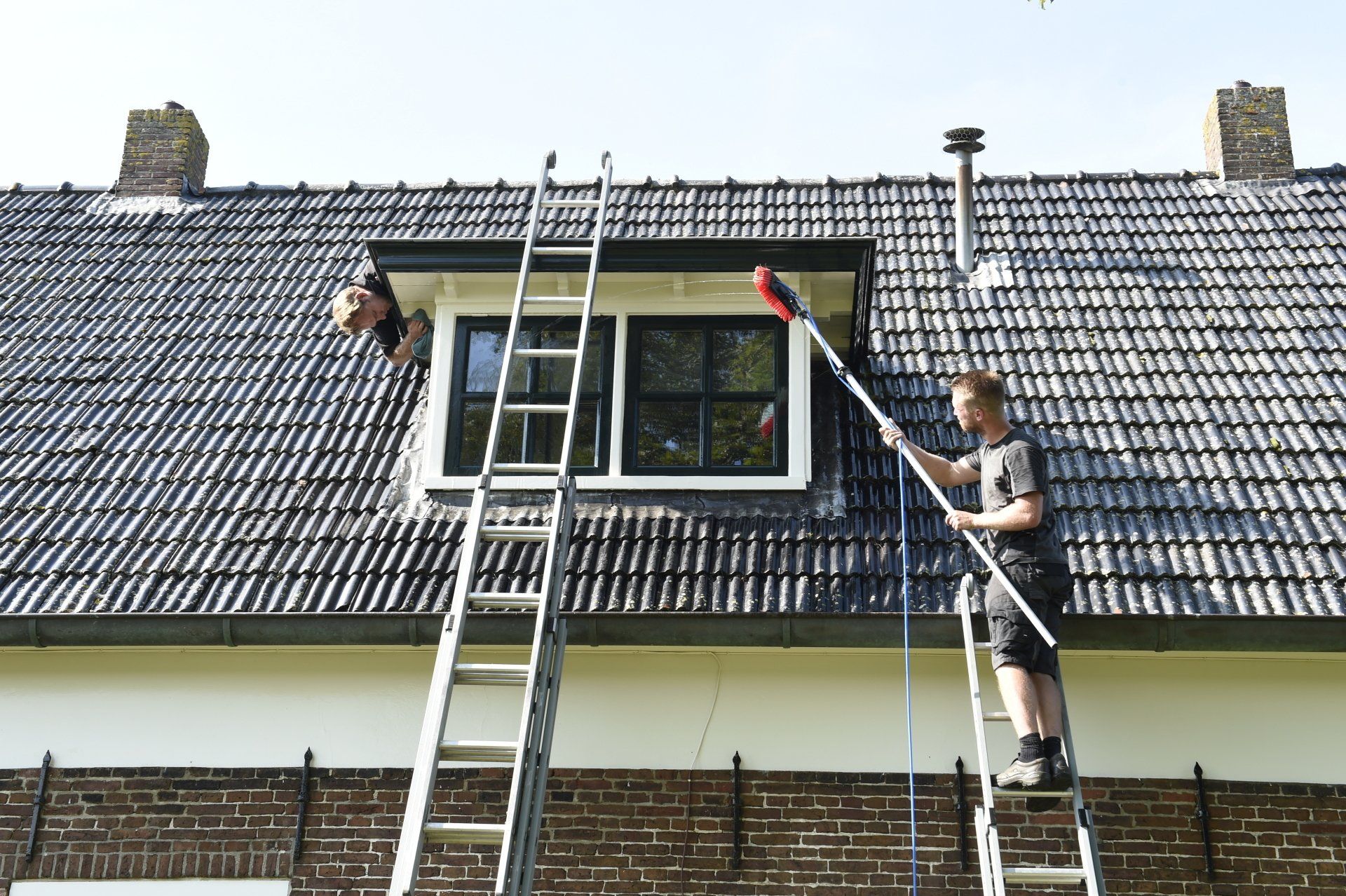 JP Schoonmaakbedrijf; reiniging; huis laten schoonmaken; woning reiniging; bedrijfspand reinigen; loods reinigen; dakkapel