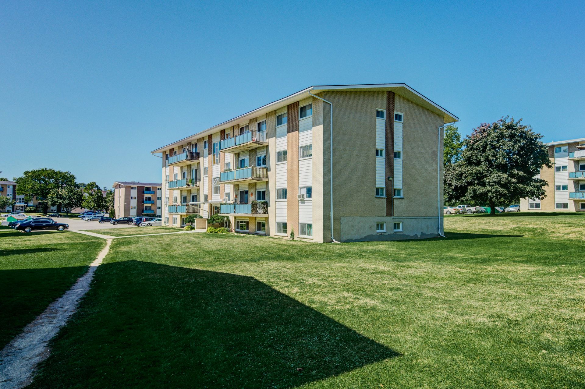 Apartment Gallery 432462 Leinster Street Group Inc.