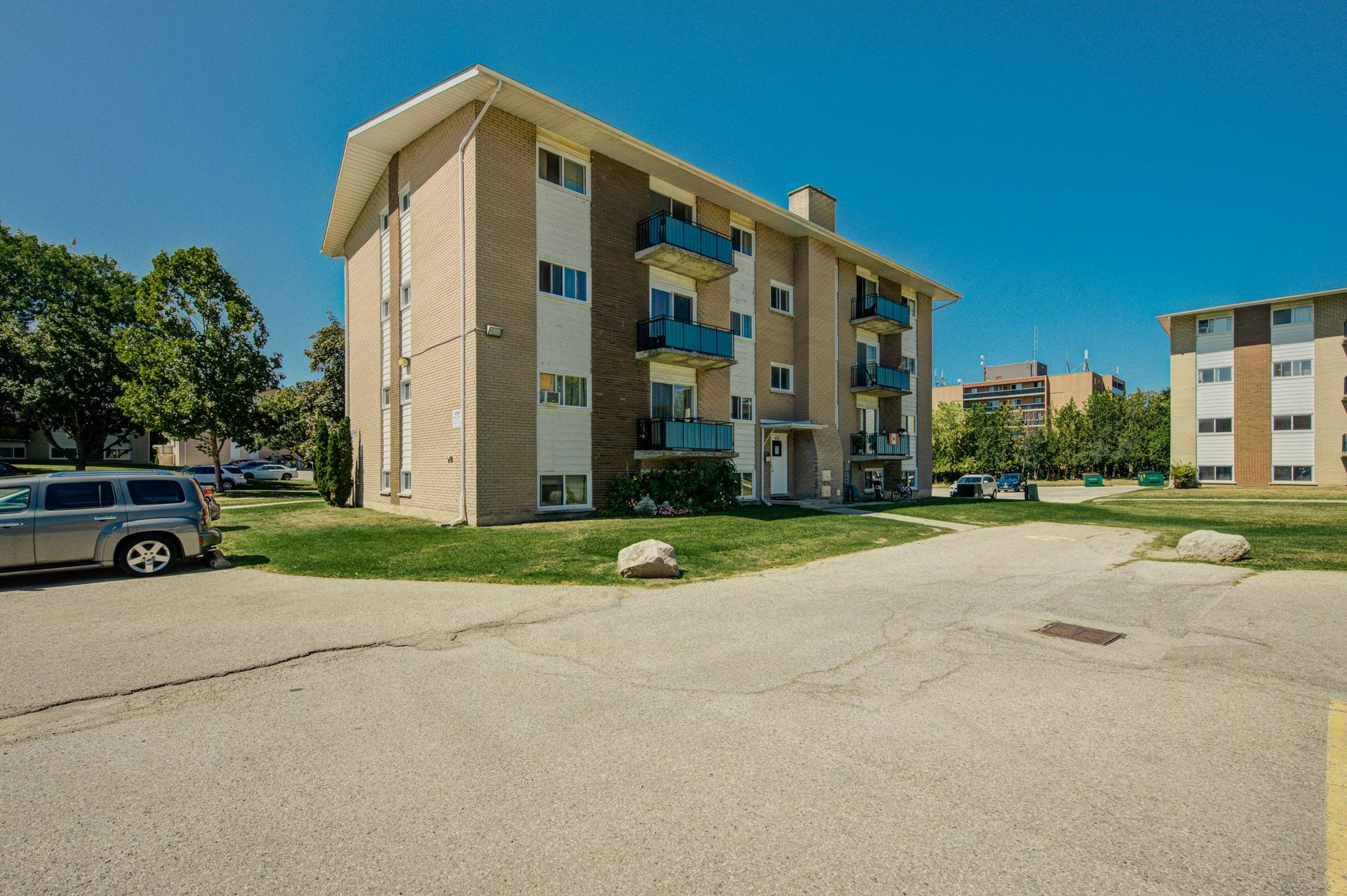 Apartment Gallery 432462 Leinster Street Group Inc.