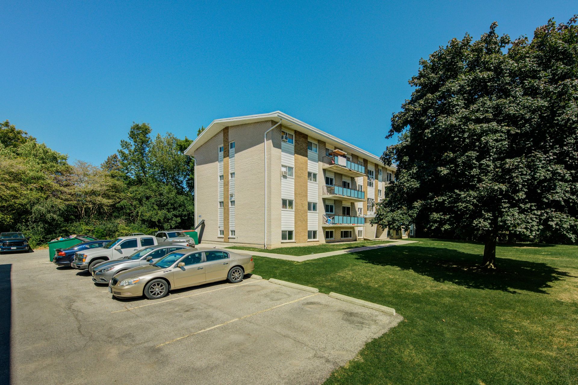 Apartment Gallery 432462 Leinster Street Group Inc.