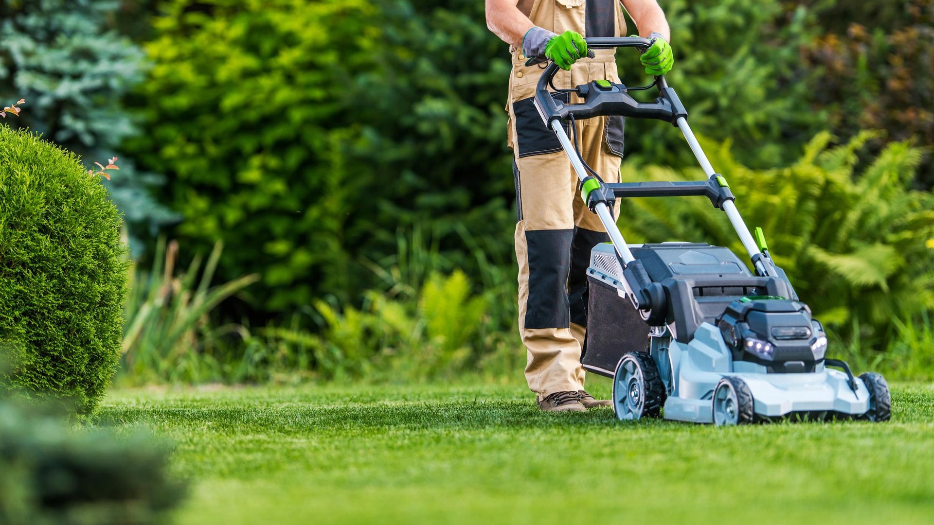 Mowing — Calico Rock, AR — Affordable Stump & Lawn Mowing — Calico Rock, AR — Affordable Stump & Lawn