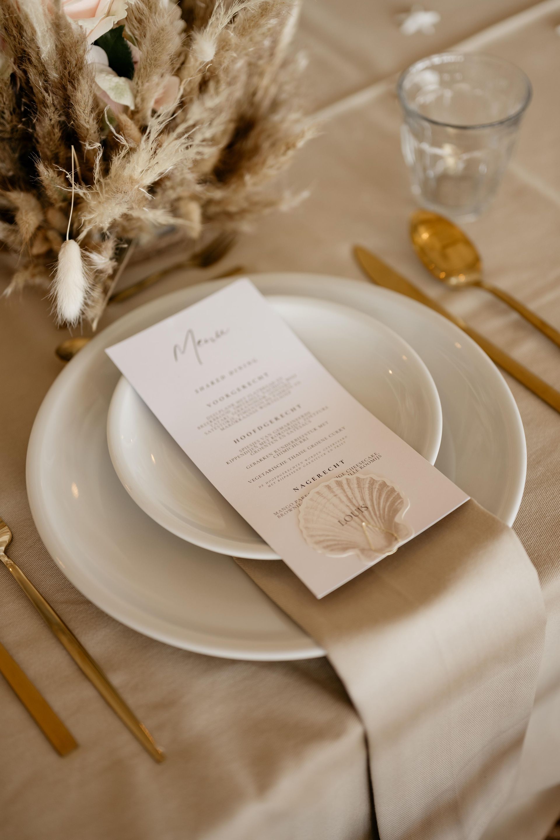 servetten, beige servetten, trouwdecoratie, bruiloftstyling, tafelaankleding, beige tafel styling