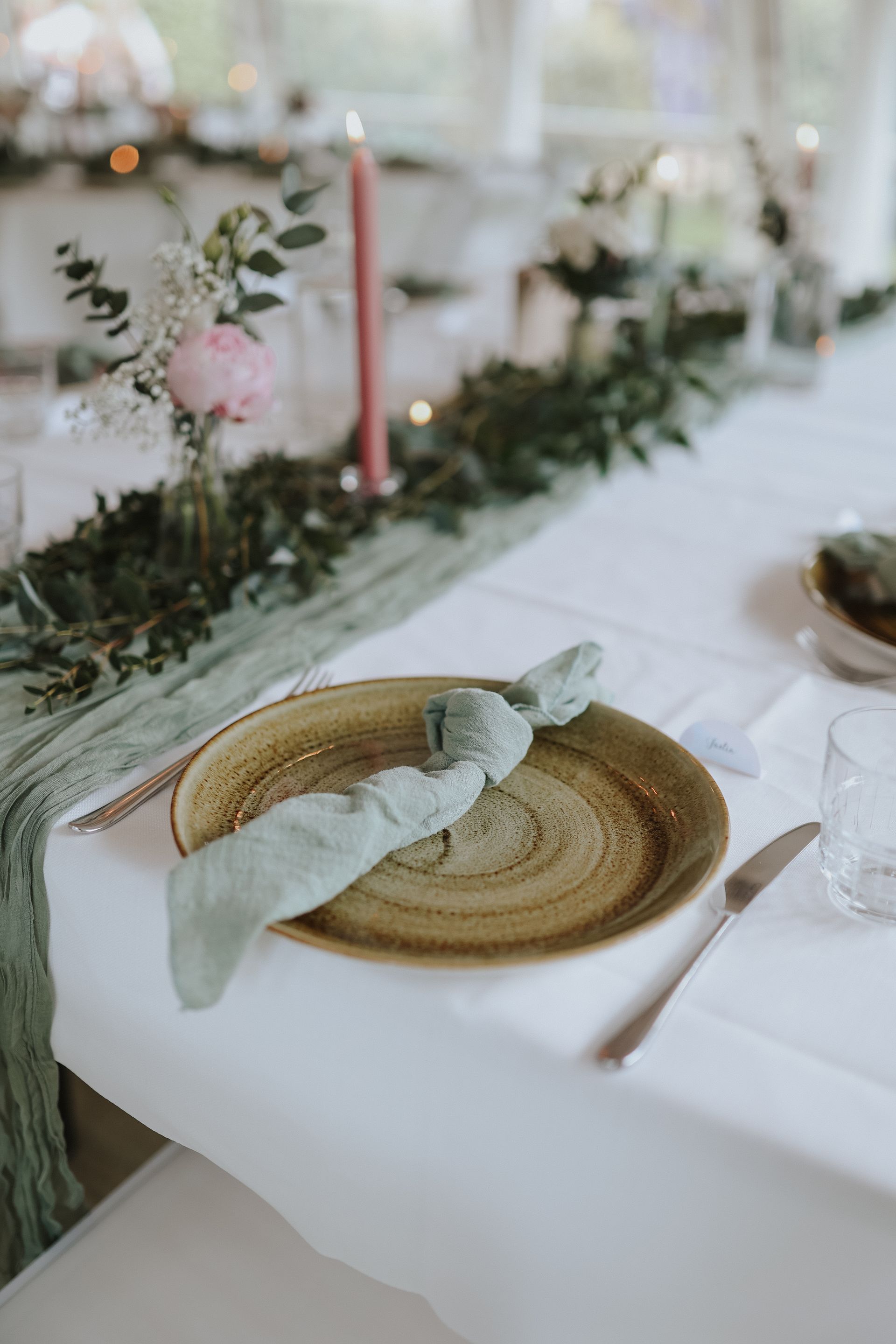 servetten, groene servetten, trouwdecoratie, bruiloftstyling, tafelaankleding