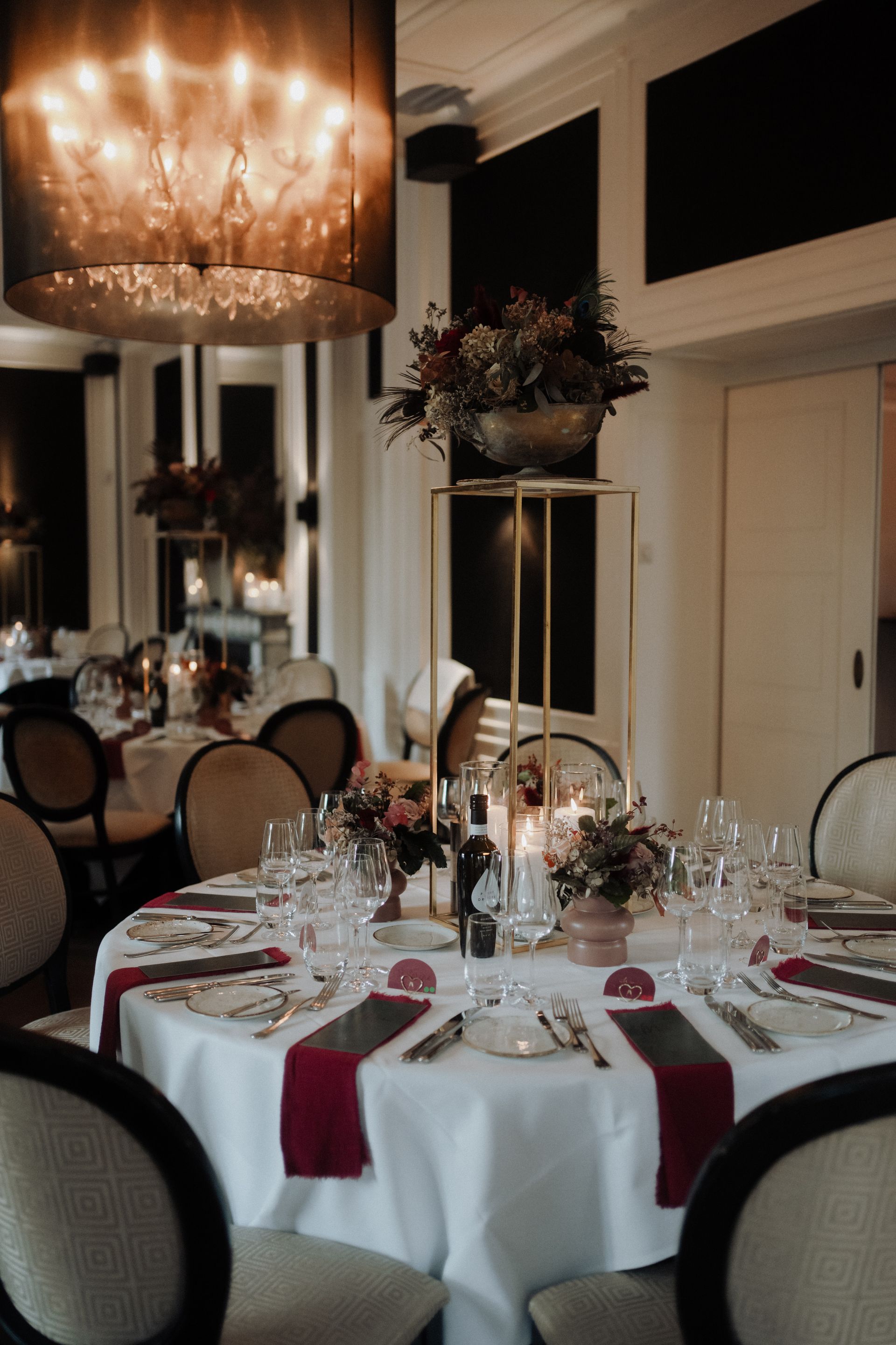 servetten, servetten rood, Servetten bordeaux rood,trouwdecoratie, stylingbruiloft, wonderfulwedding.nl, tafeldecoratie