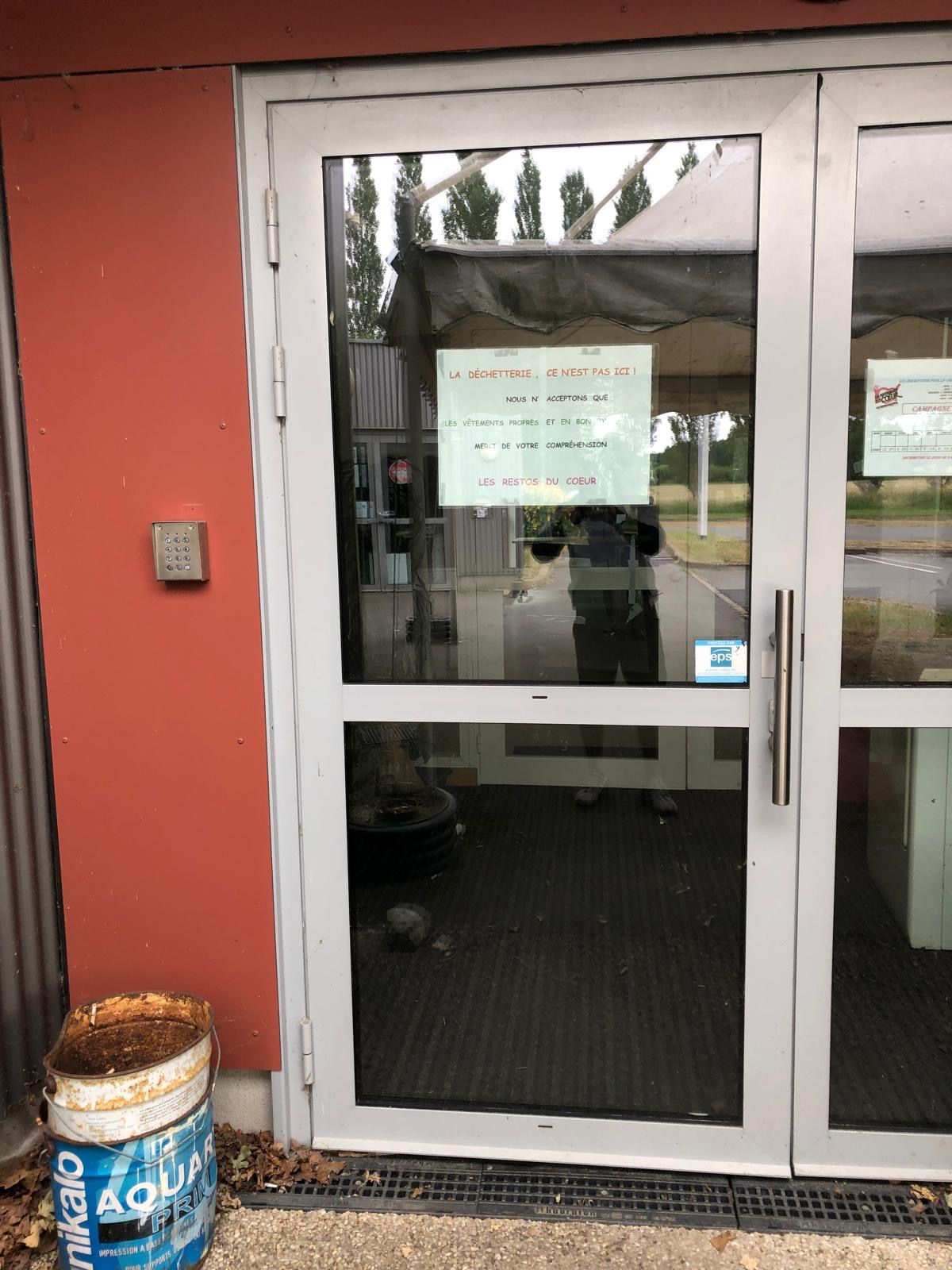 Clavier à code installé sur une porte à Dinard par Aber sécurité