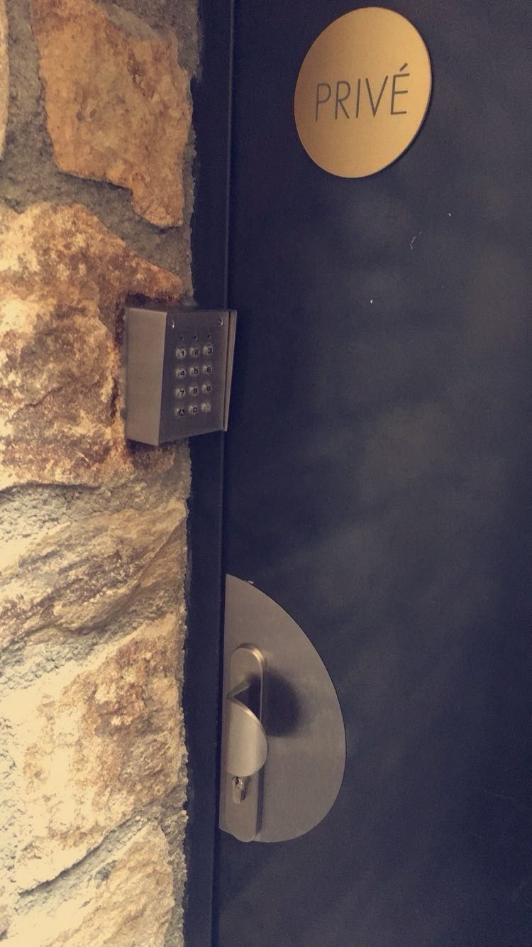 Digicode installé dans un hôtel à Dinard par Aber sécurité