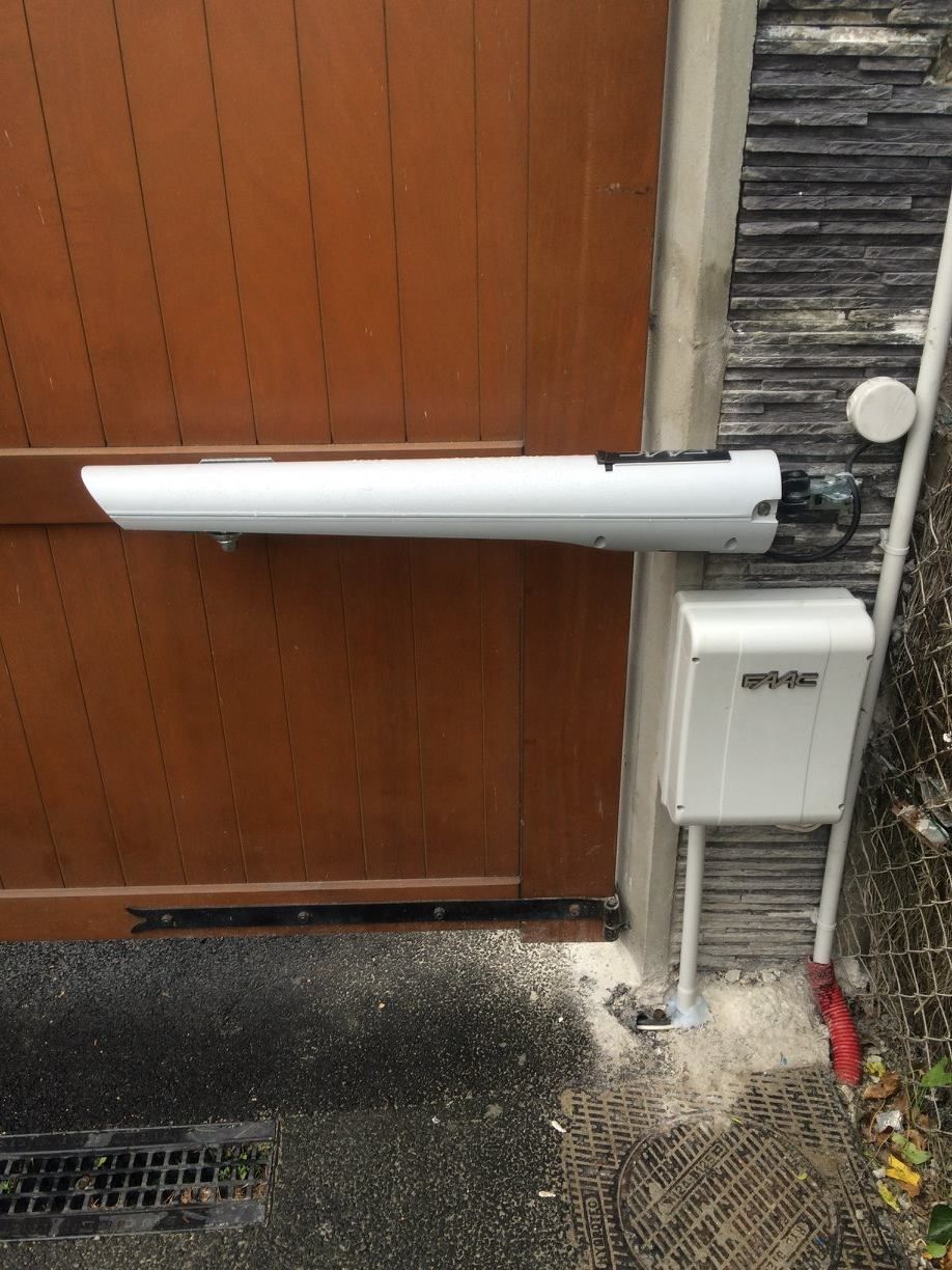 Motorisation de portail à bras à Dinard