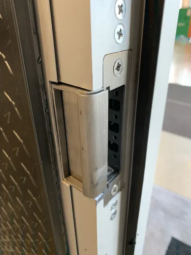 HES 1500 Install - Roselle, Illinois - Action Lock and Key, Inc