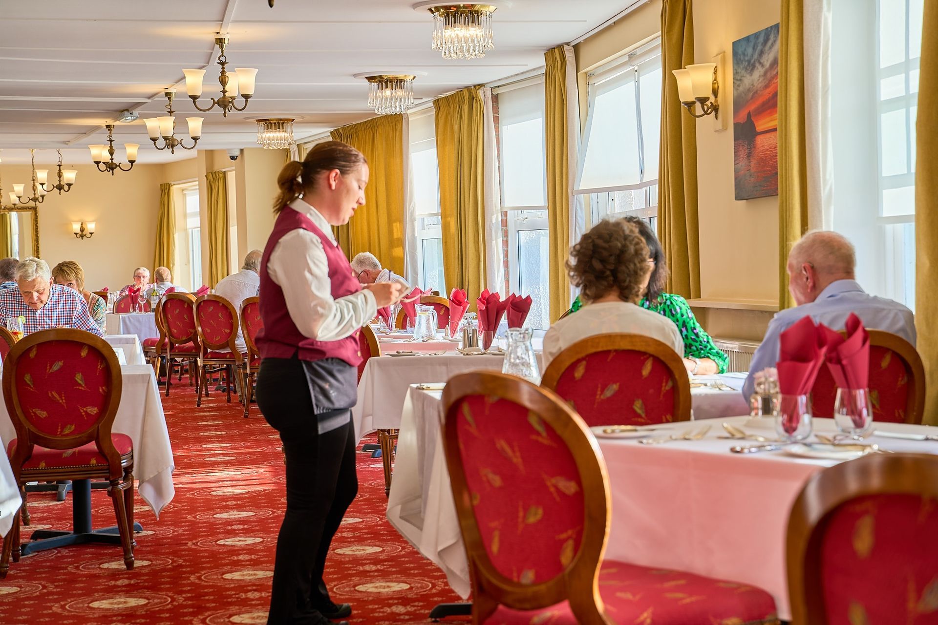 Cottage Hotel Restaurant 