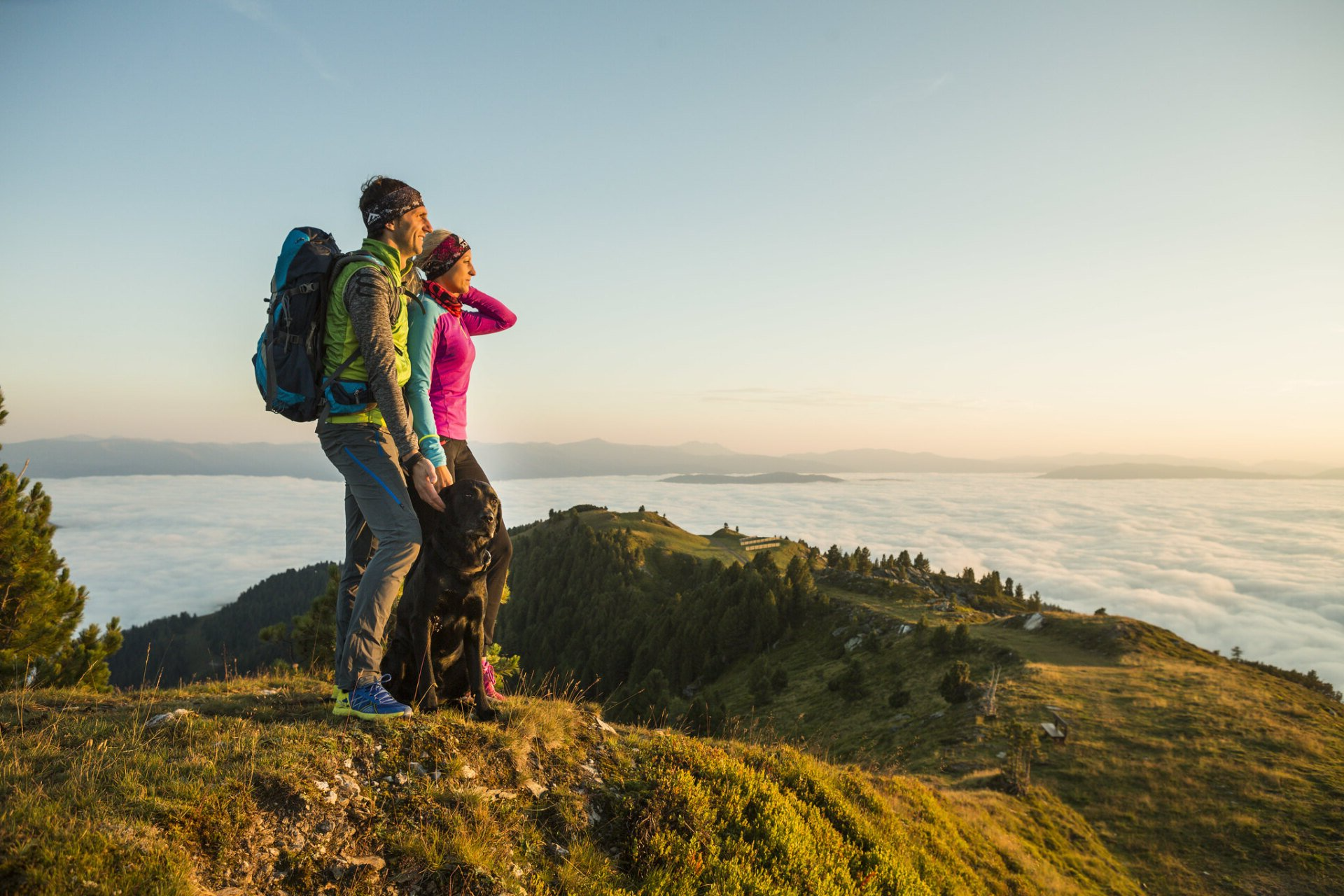 Wandern mit Alpenblick