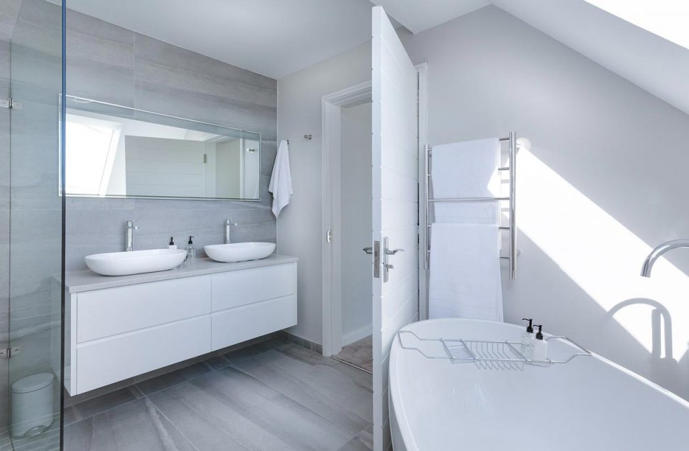 Want a Stunning Bathroom in Your Central Missouri Home? Reach Out to Watts Construction.