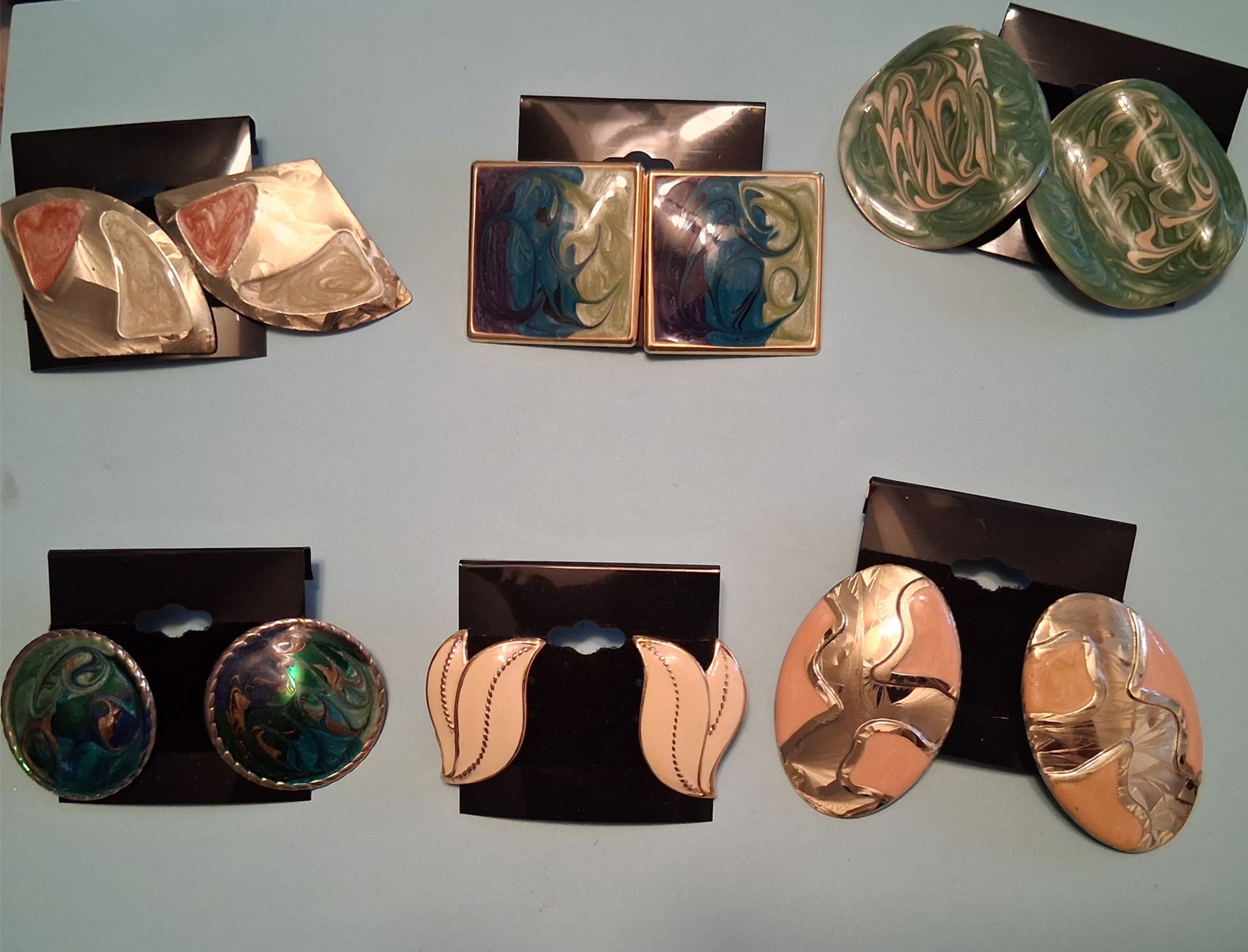Vintage 1980s Enamel Swirl & Earthy Tone Earring 6-Pair Lot – Green Marble, Teal Hoops & Peach Accents