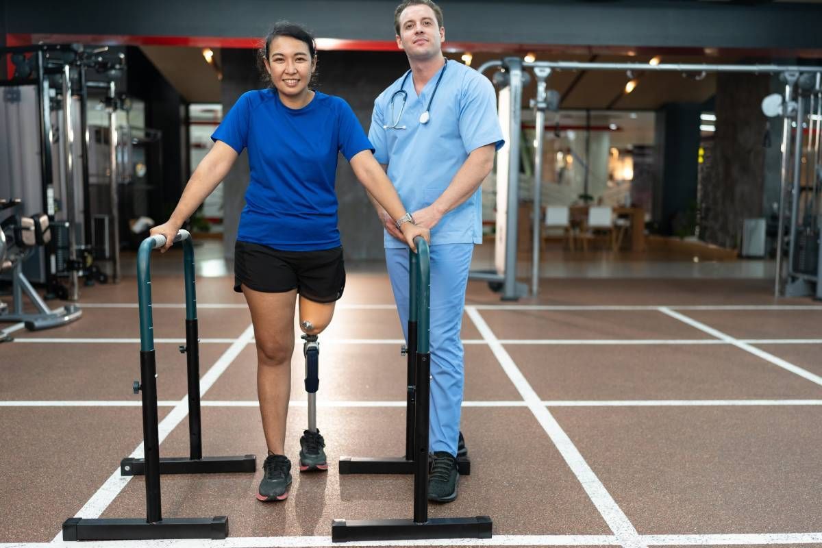 A person with a prosthetic limb in physical therapy near Edgewood, Kentucky (KY) and Lawrenceburg, Indiana (IN)