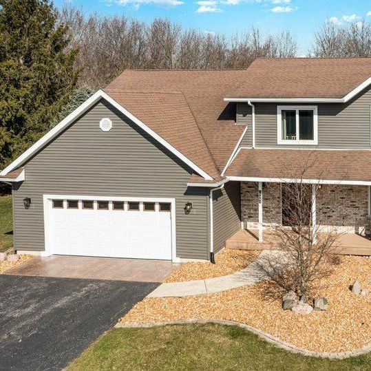 We Buy Single-Family Homes for Cash