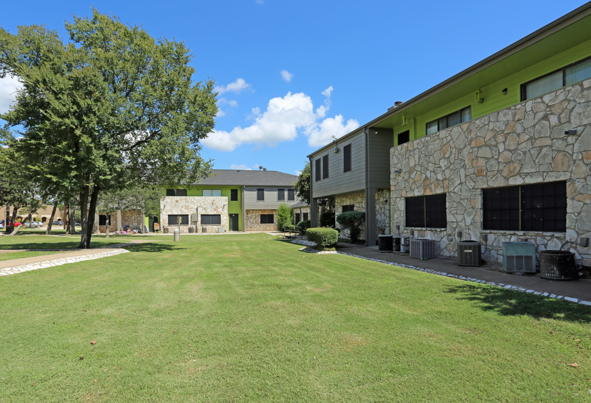 31 thirty apartments exterior
