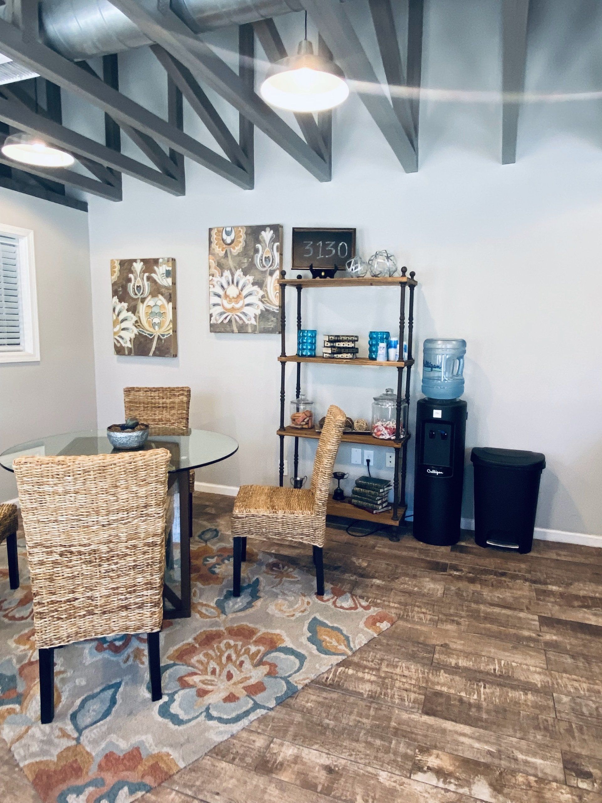 31 thirty apartments leasing office