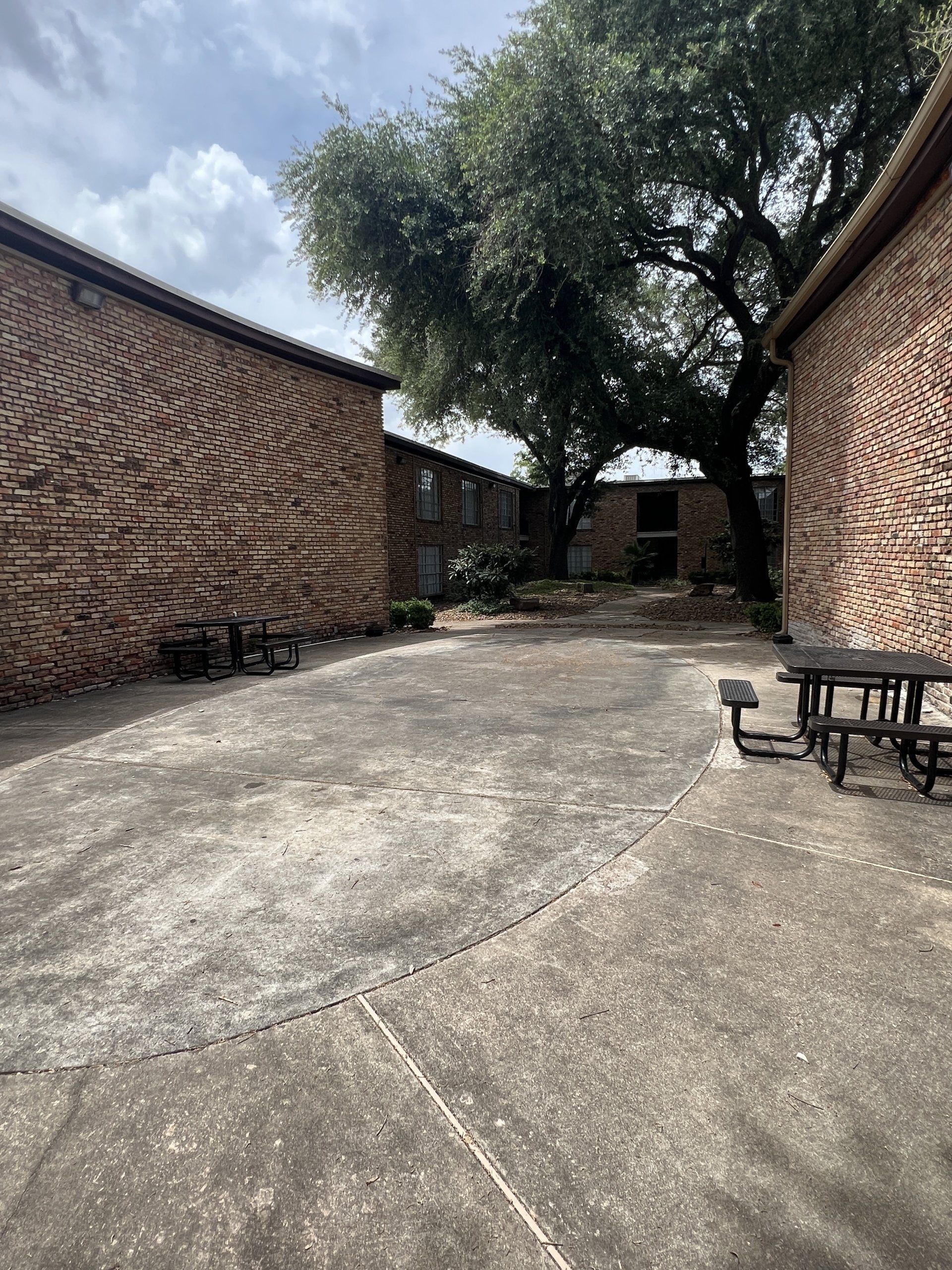 bellaire woods exterior