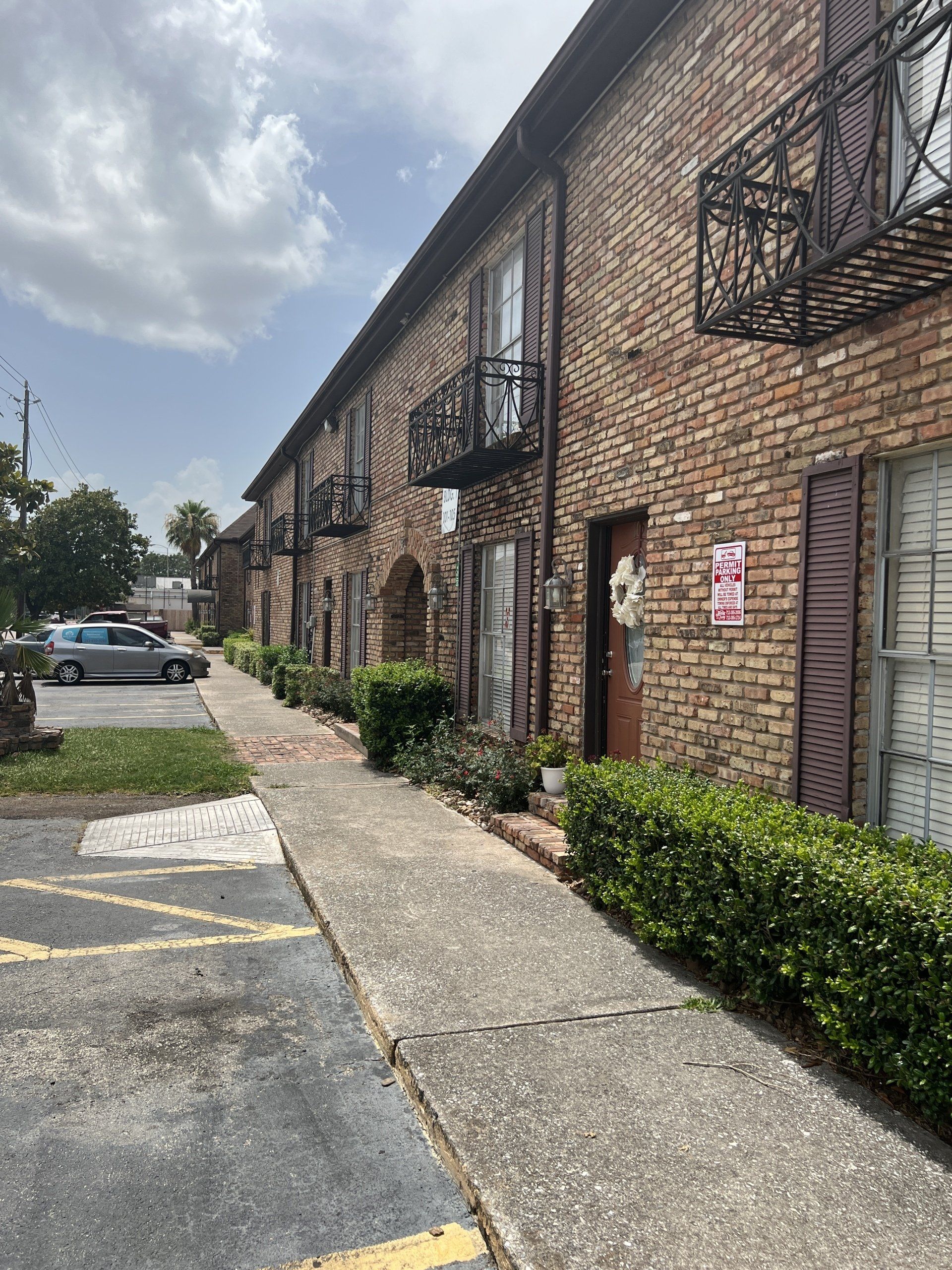 bellaire woods exterior