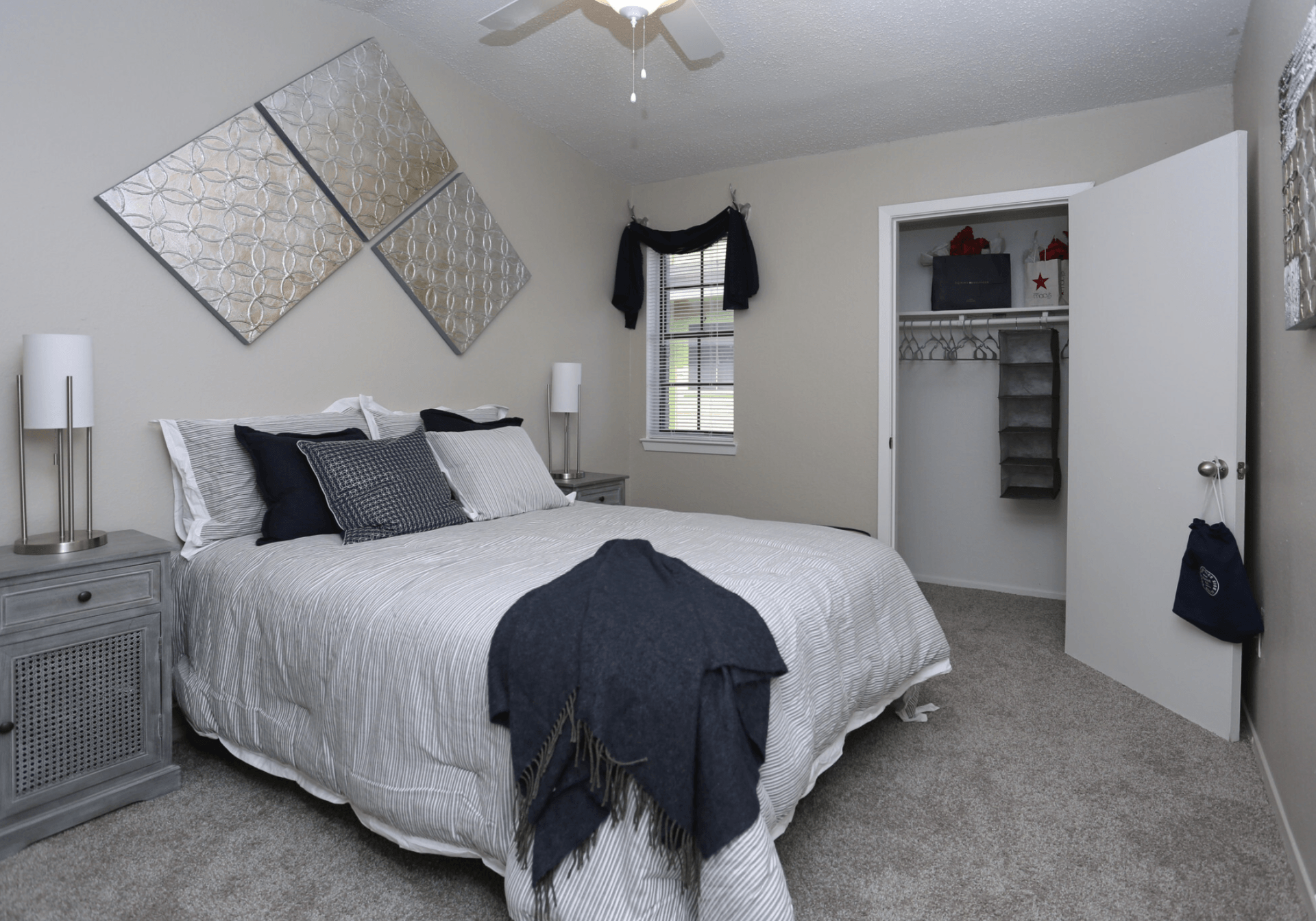 31 thirty apartments bedroom