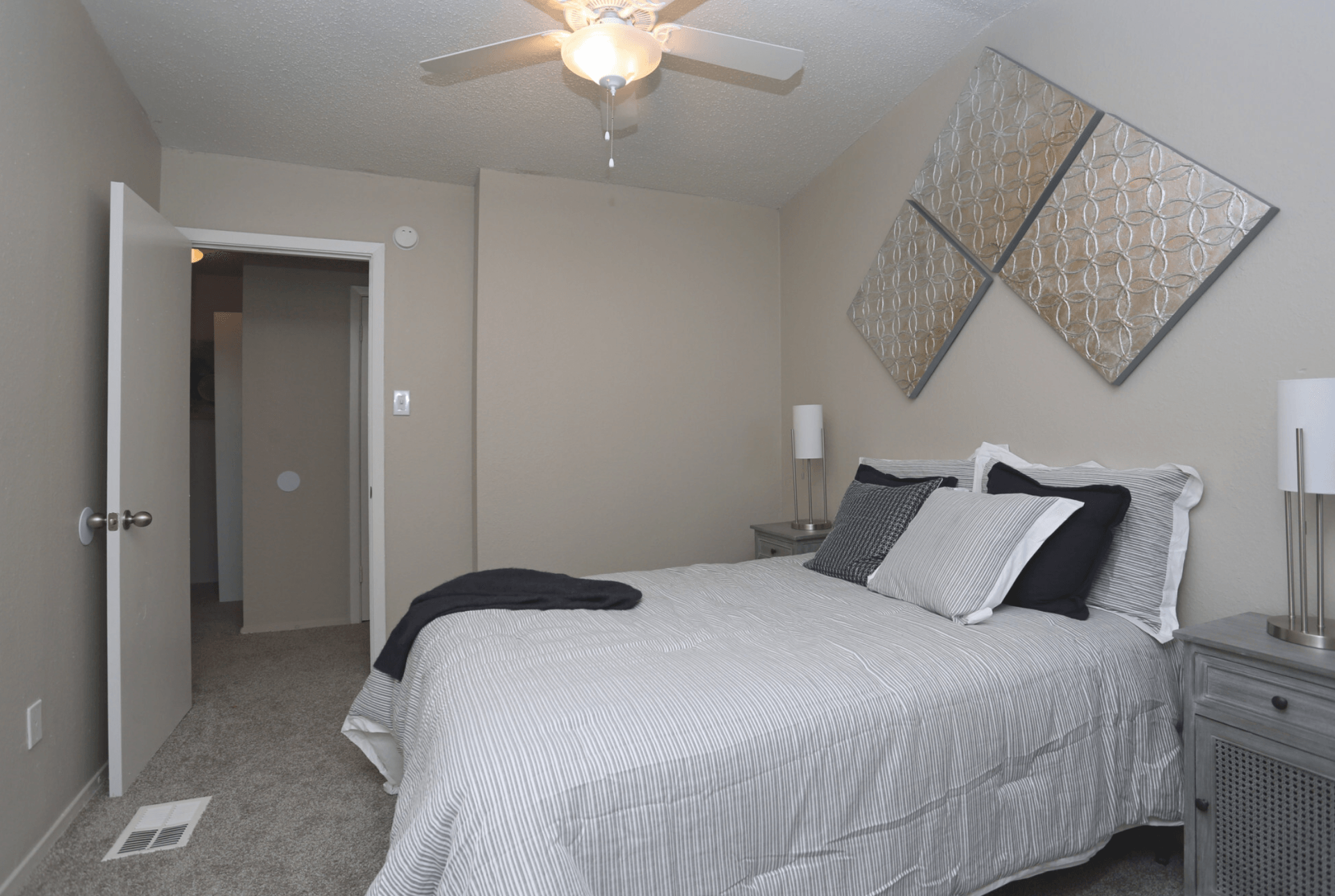 31 thirty apartments bedroom