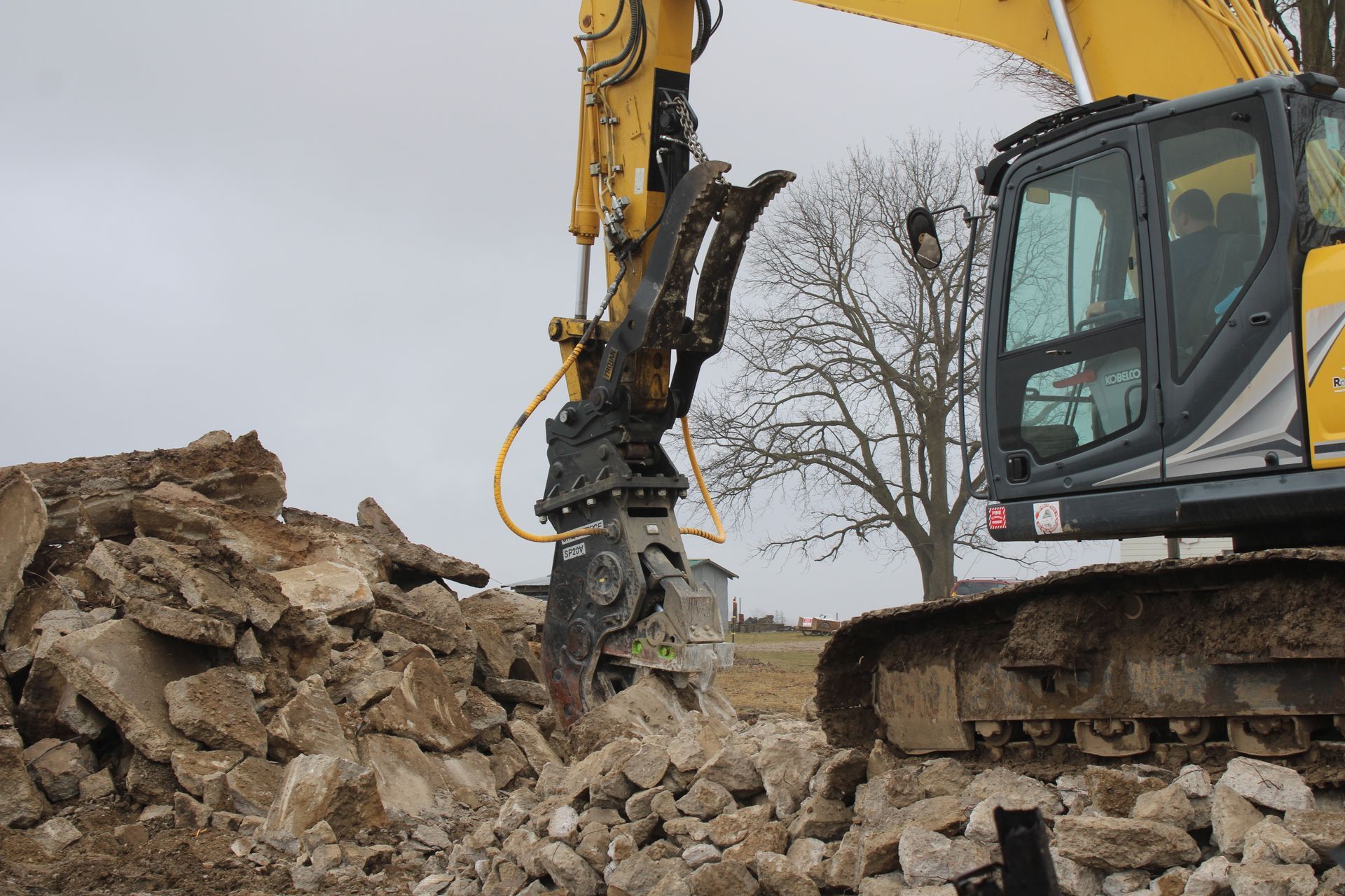 excavator with pulverizer