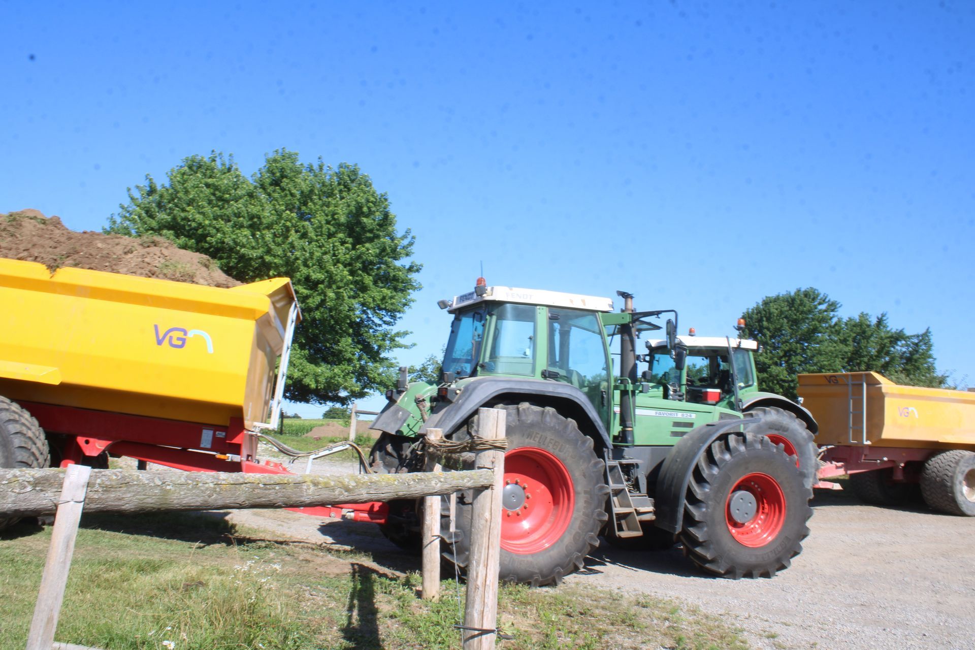 tractor dirt dumper