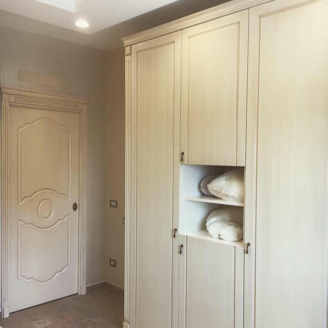 Armadio in legno