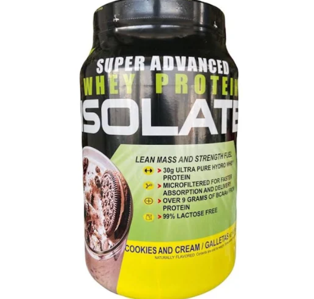 Envase amarillo de Super Advanced Hey Protein 50% proteína de suero, sabor crema de vainilla.