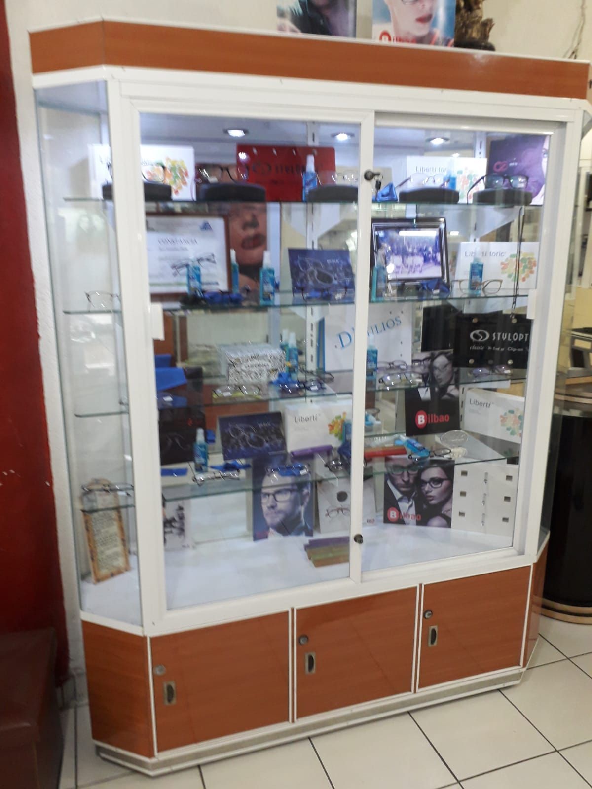EXHIBI MUEBLES