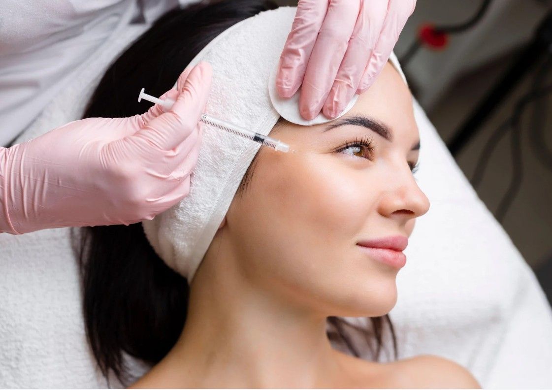botox being injected for a brow lift for a client in Nottingham