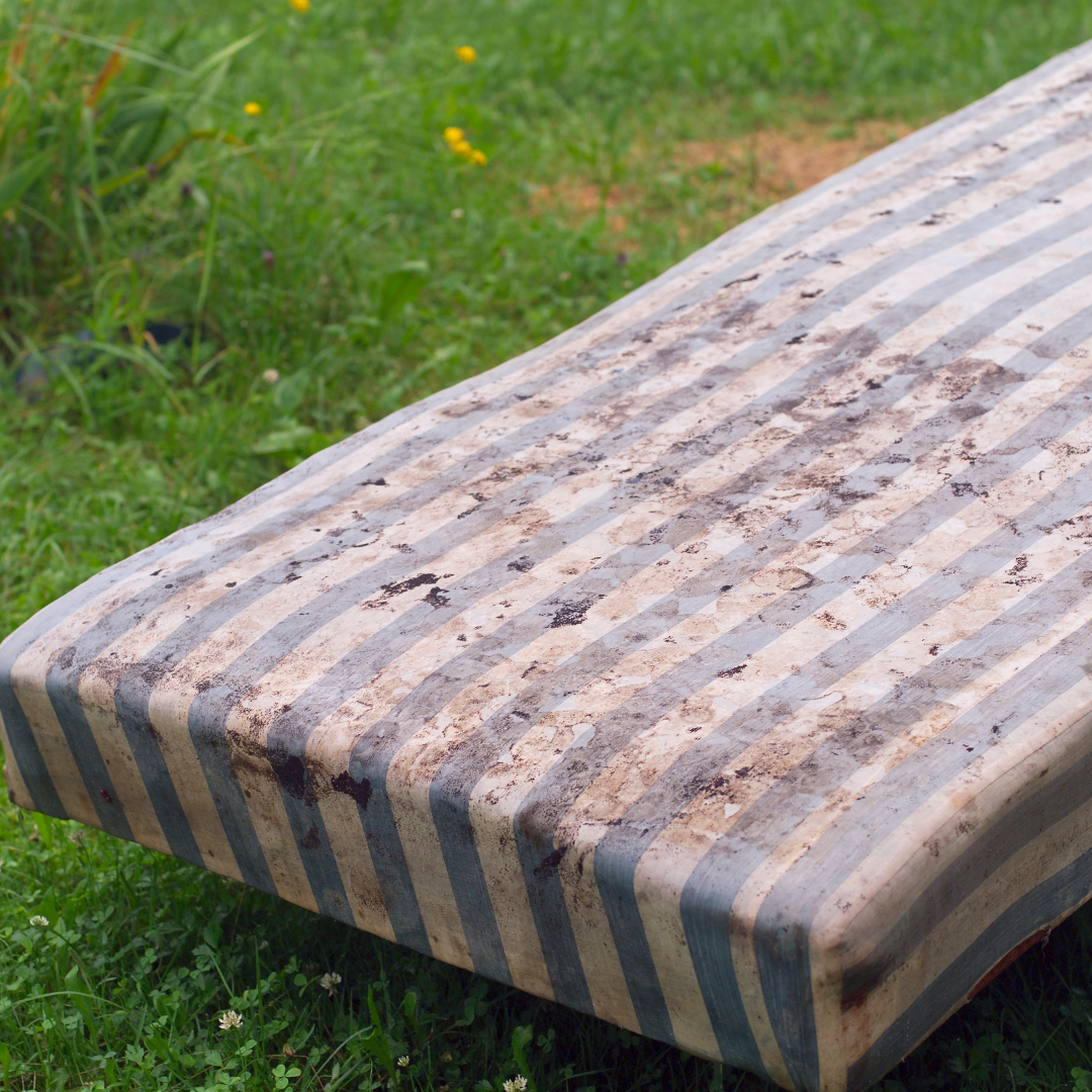 dirty mattress
