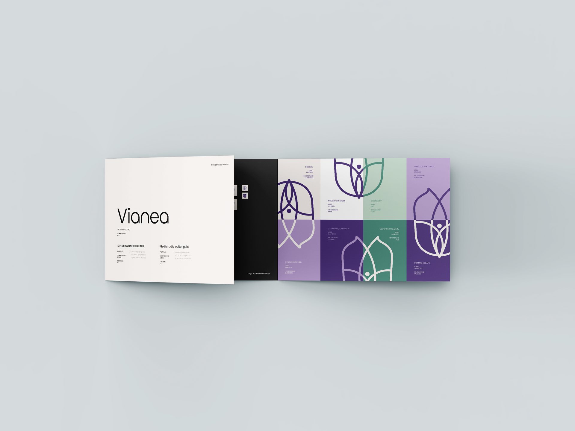 Visitenkarten in verschiedenen Farben und Designs, mit Logo und Text auf hellblauem Hintergrund.