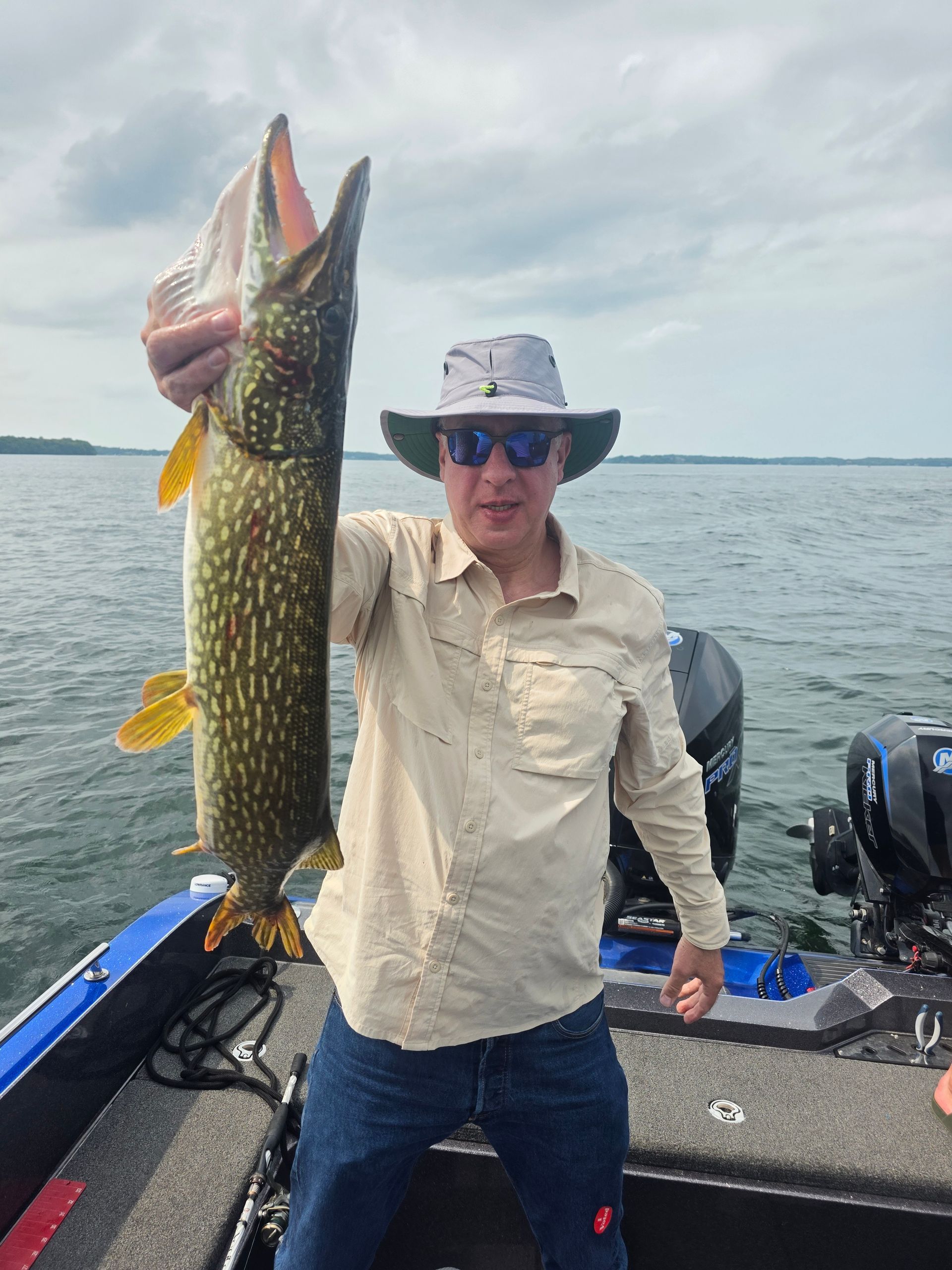 minneapolis fishing guide