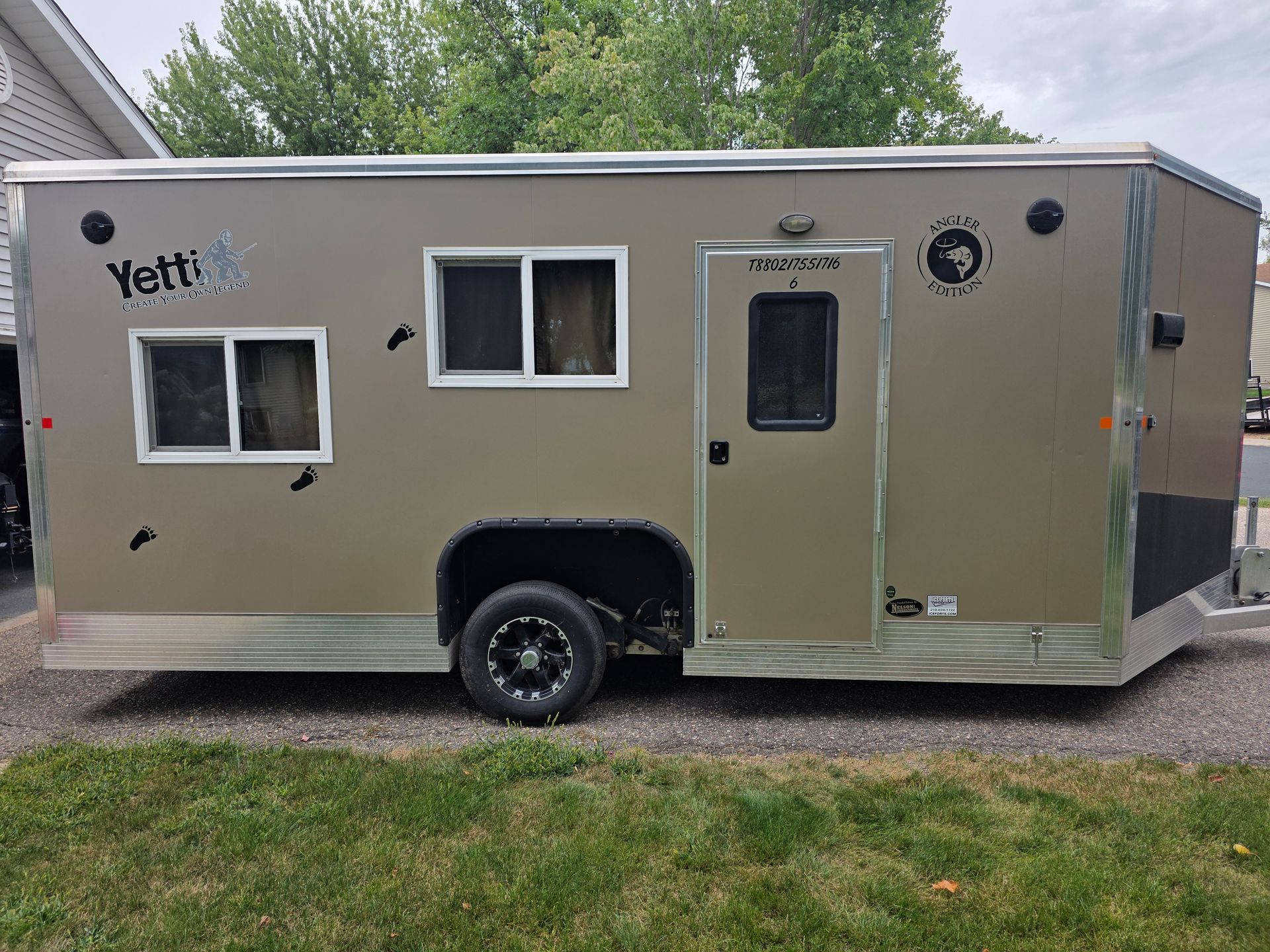 ice house to rent for fishing 6