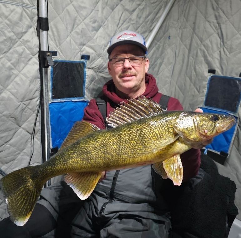 walleye fishing guide near minneapolis
