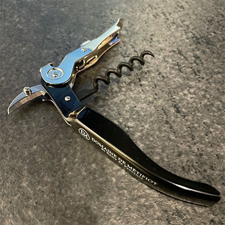 Een kurkentrekker met het woord domaine erop