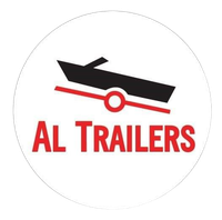 Logotipo de AL Trailers con icono de remolque negro y texto rojo sobre un círculo blanco.