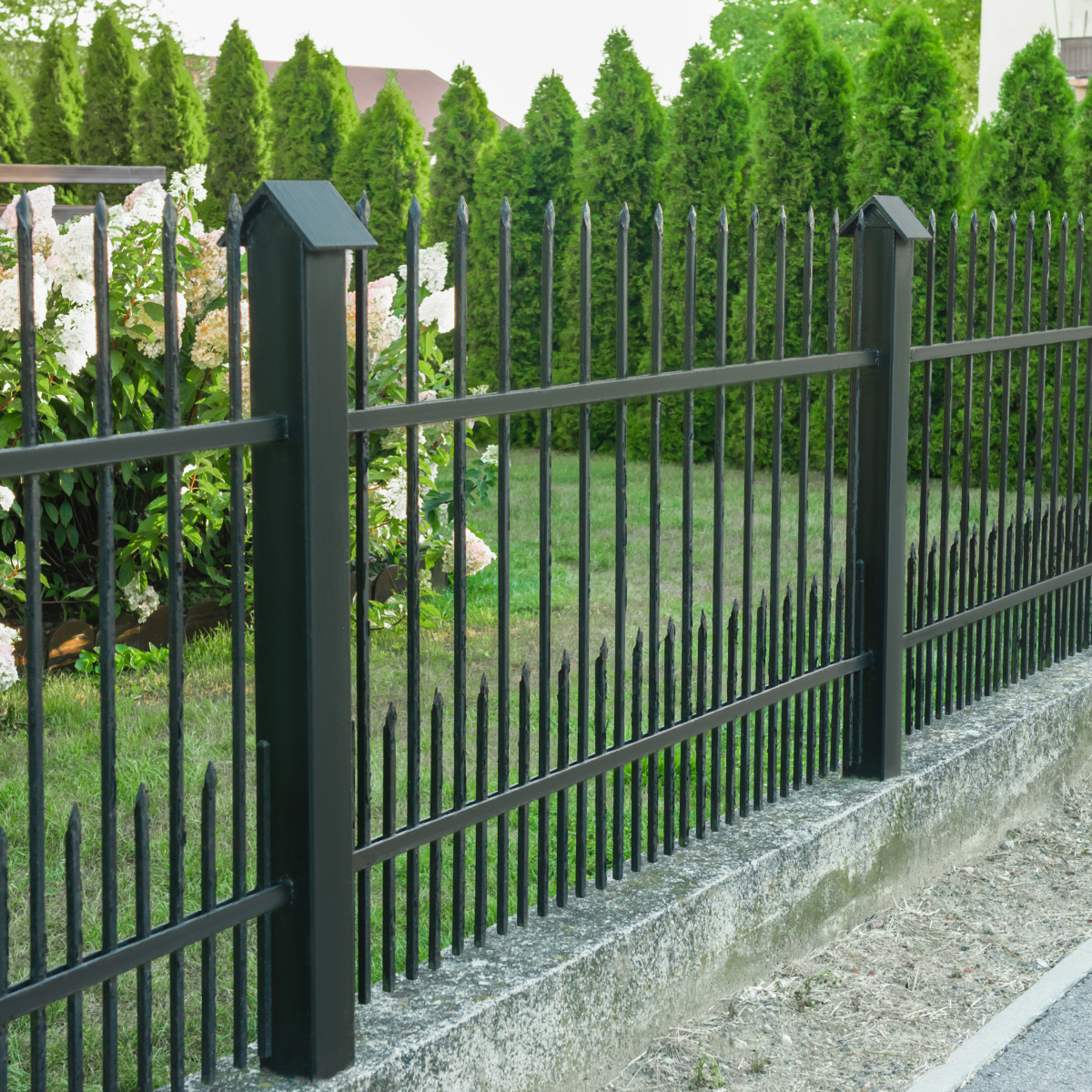 aluminum fencing installation