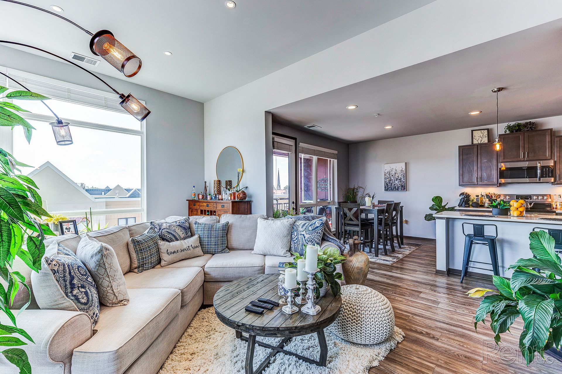 Clearpoint Apartment - living room #1