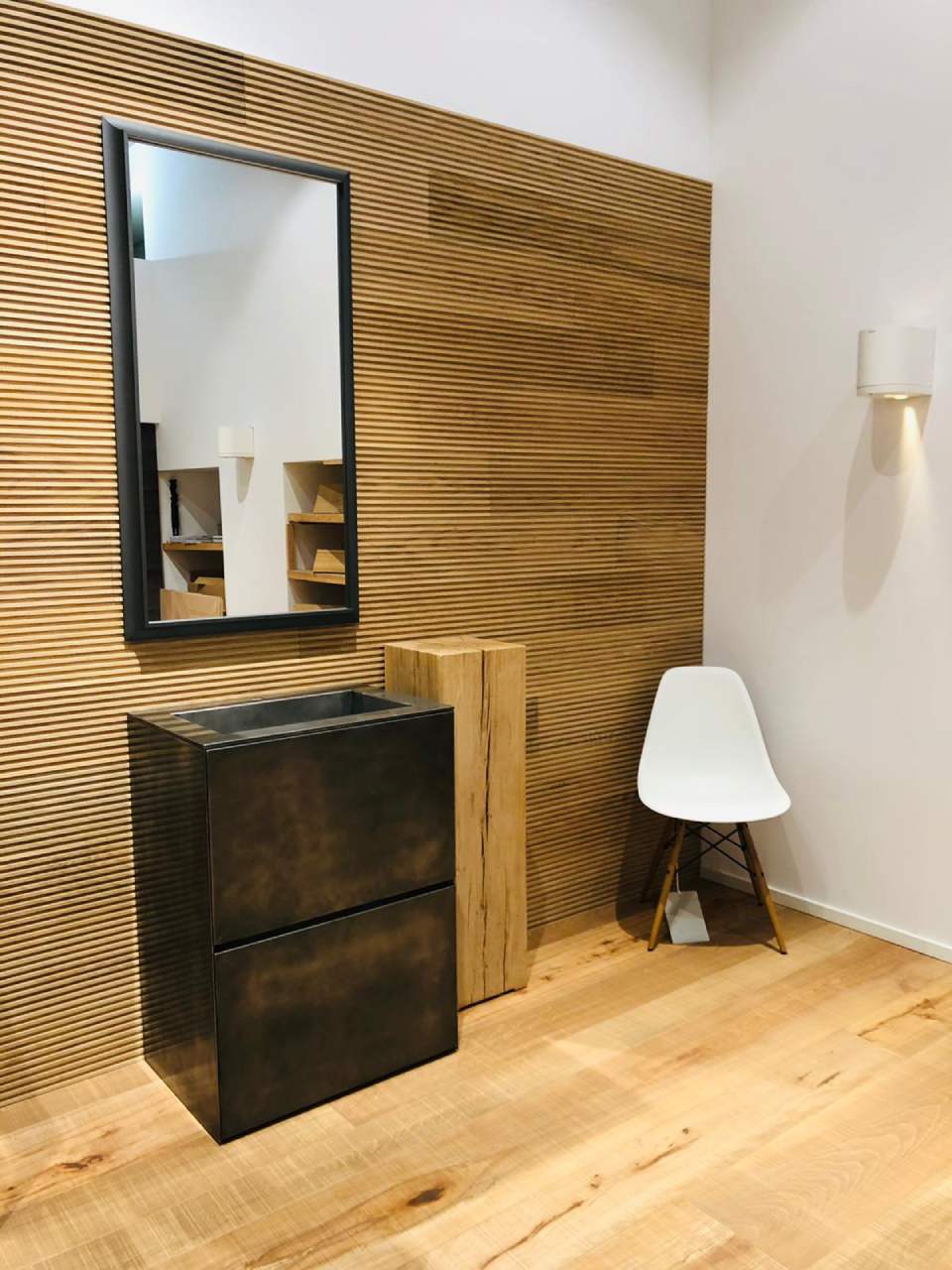 Boiserie e specchio