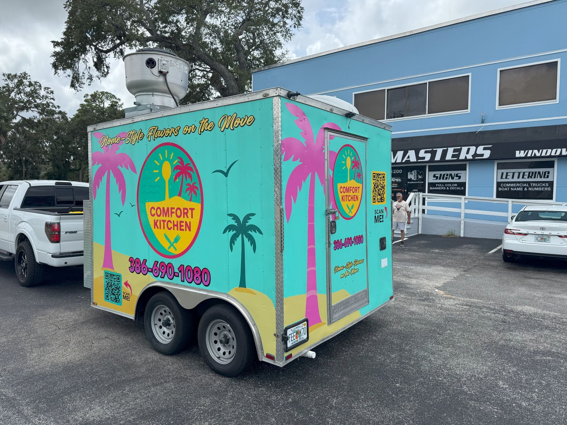Turquoise food trailer, 