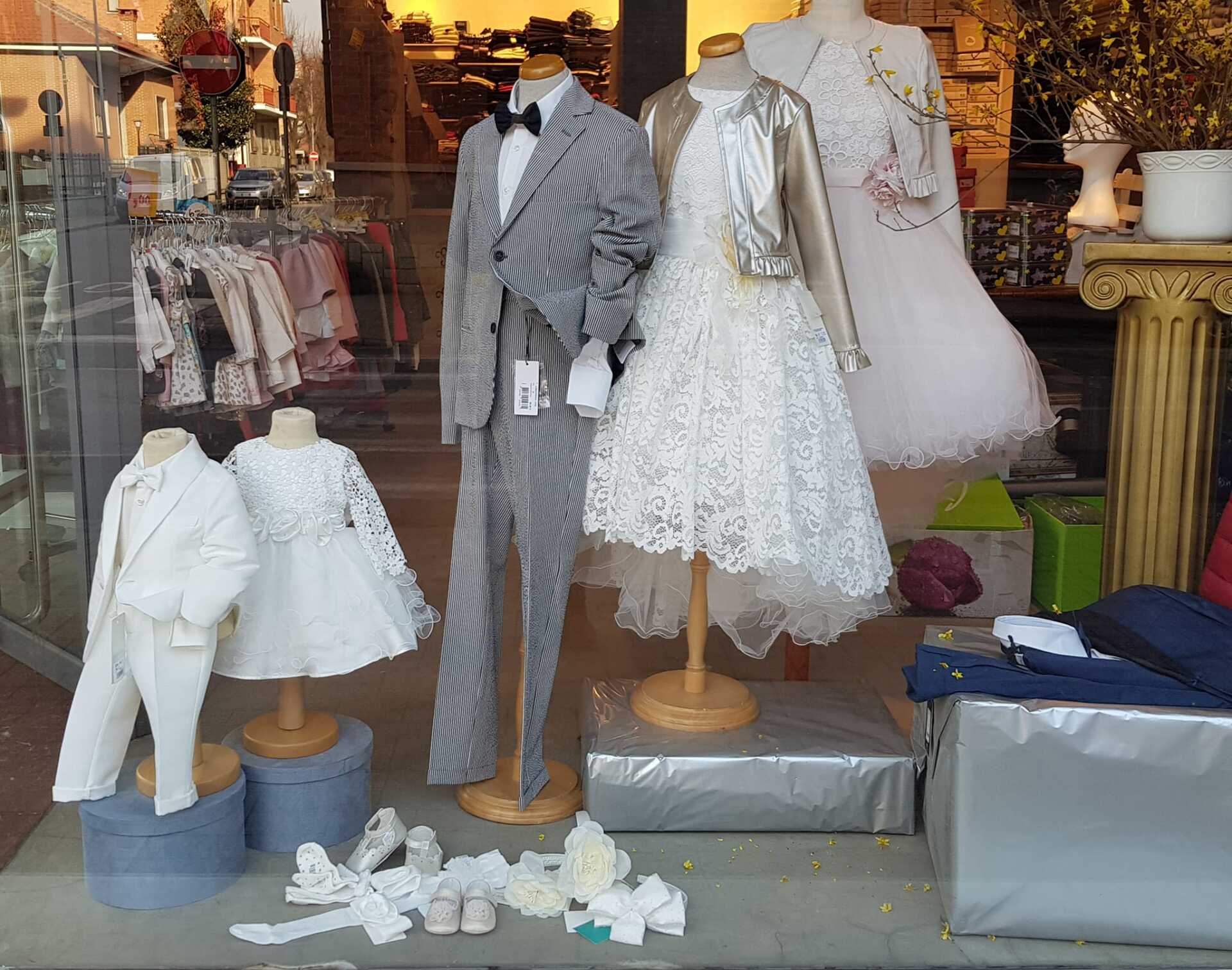 negozio di abbigliamento per bambini