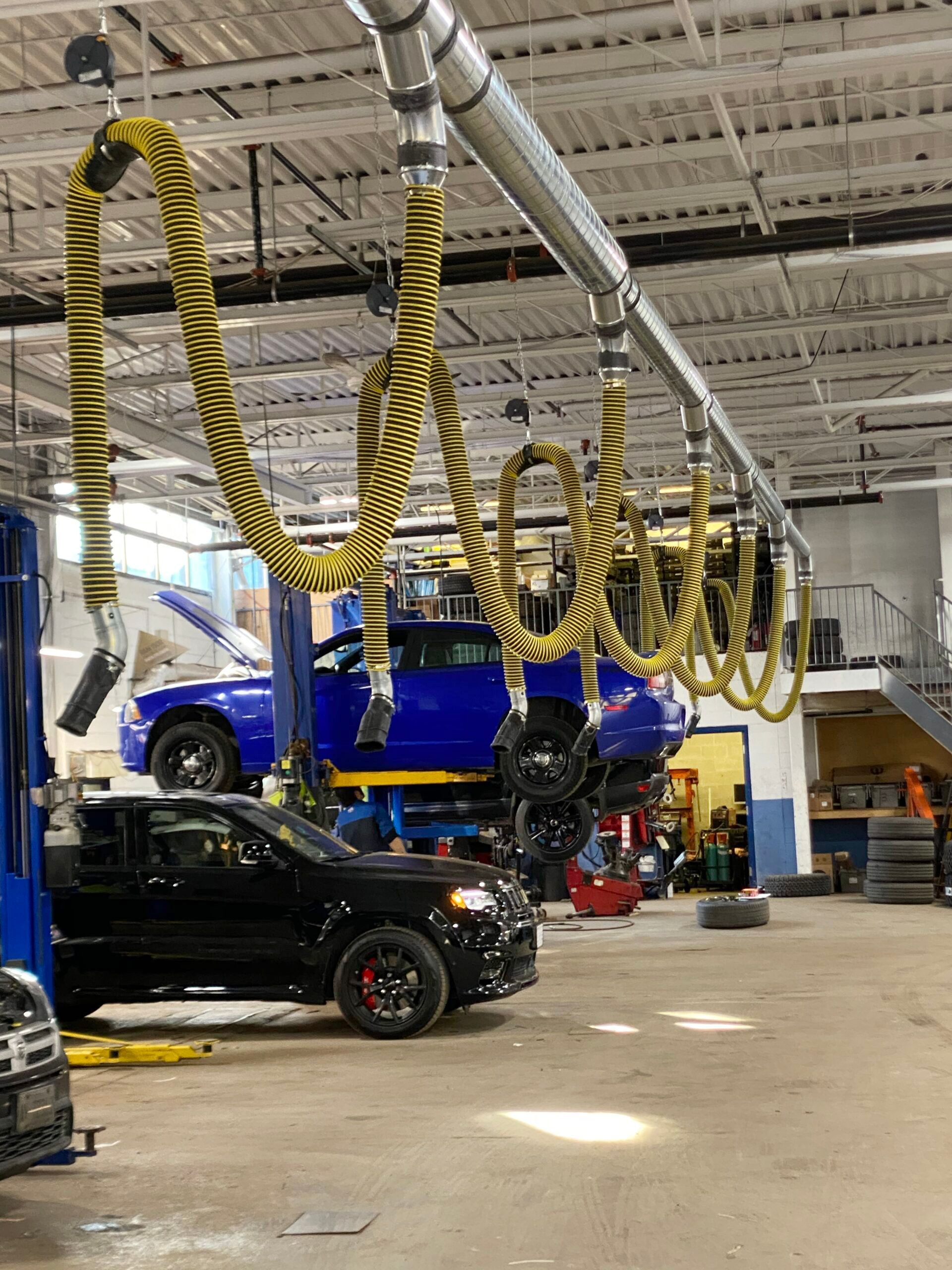 Overhead retractable exhaust systems Vaughan