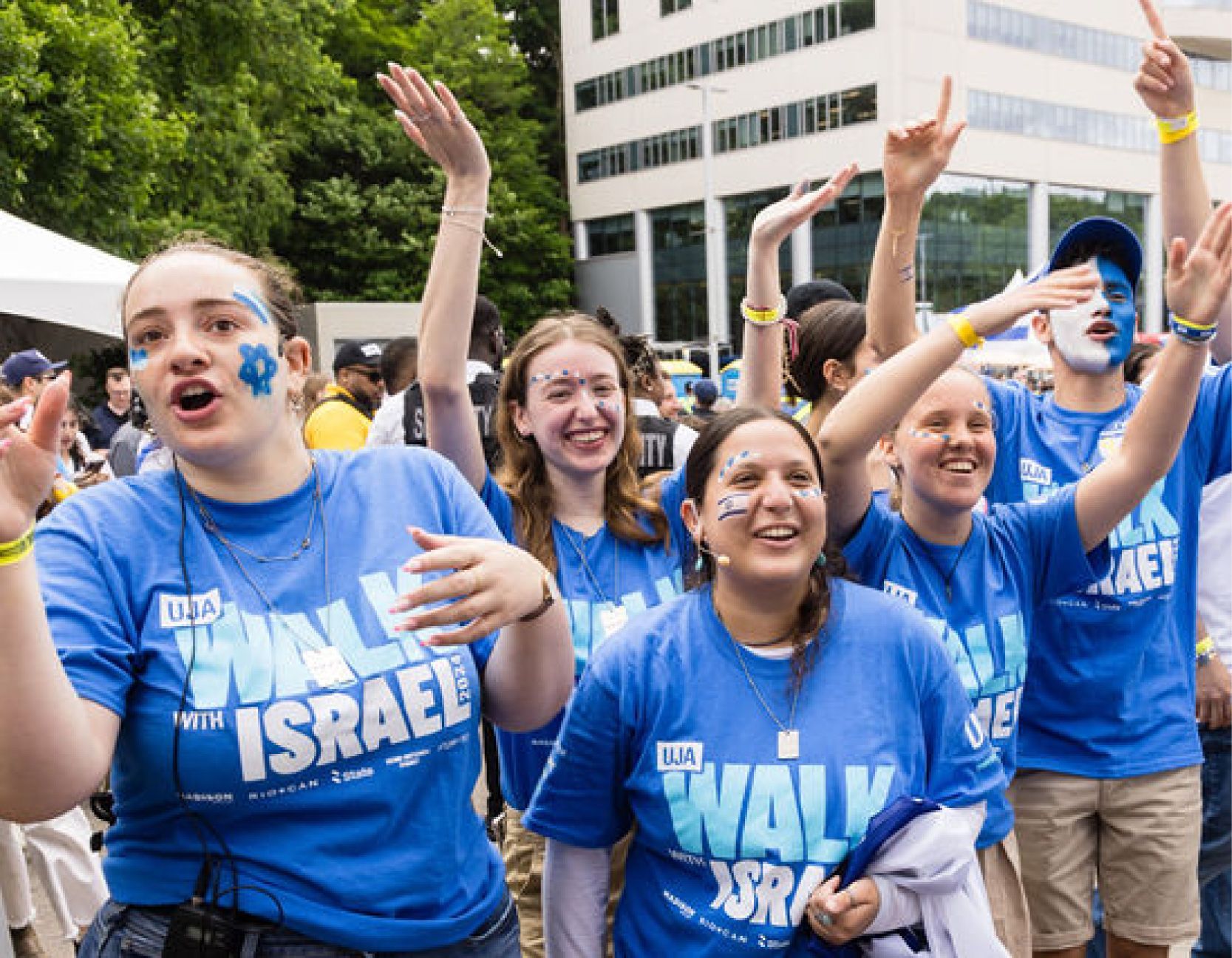 Volunteers Cheering