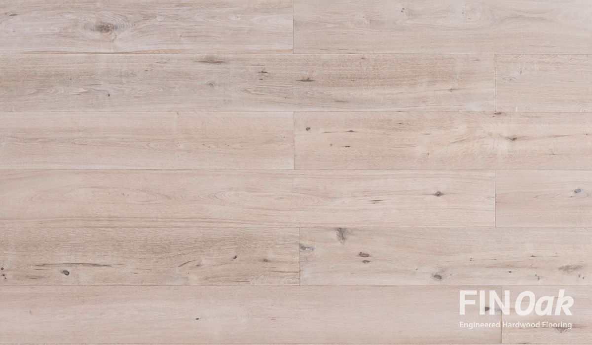 A close up of a wooden floor with the word fin oak on it.