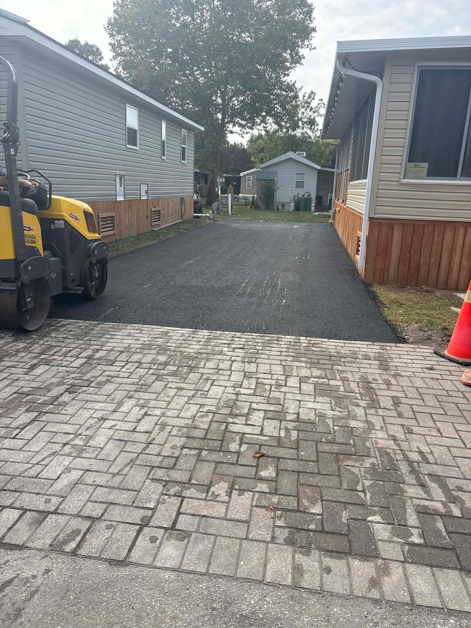 	
Asphalt driveway St. Catharines