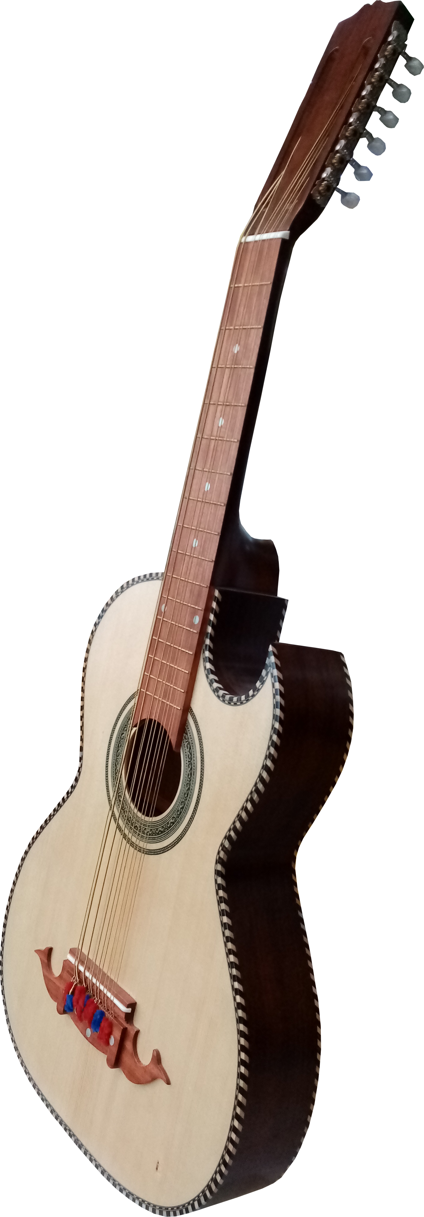 Bajo sexto acústico de madera clara con aros y fondo de madera oscura, borde decorativo y roseta de boca detallada.