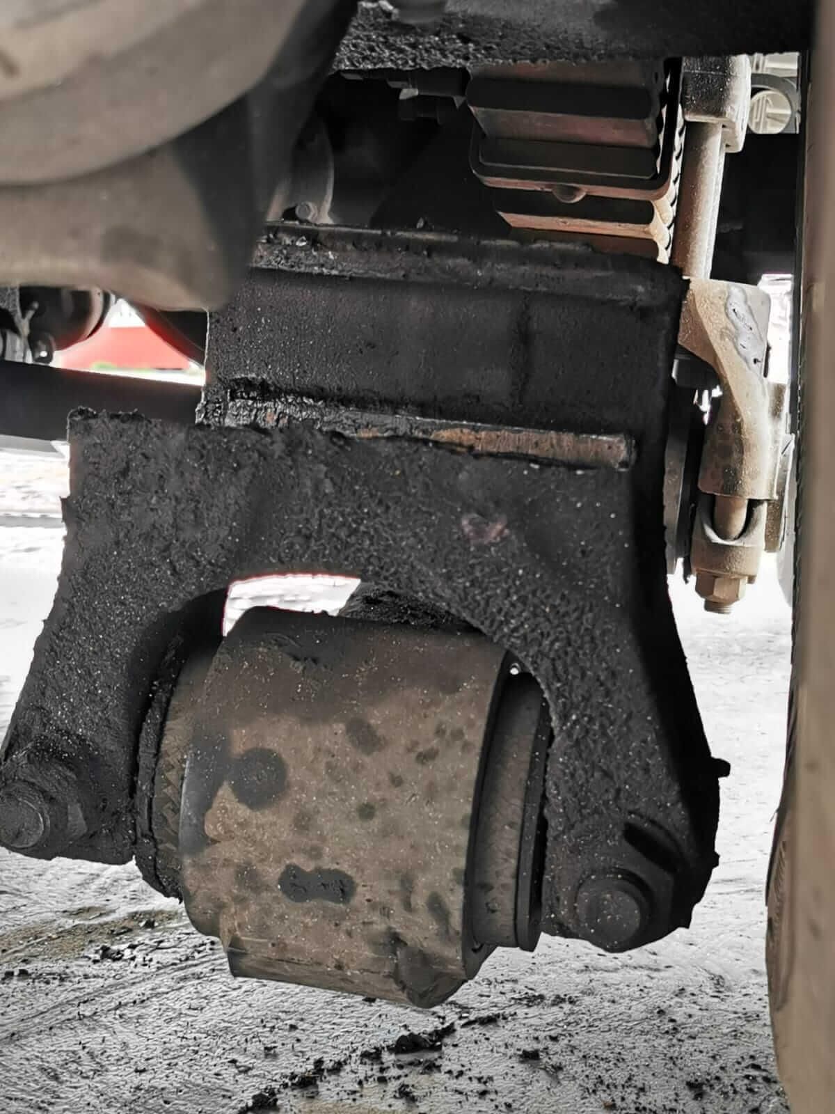 MUELLES Y PARTES AUTOMOTRICES CARRETO – Cambio de muelles parabolicas de 4 pulgadas MUELLES Y PARTES AUTOMOTRICES CARRETO – Cambio de muelles parabolicas de 4 pulgadas