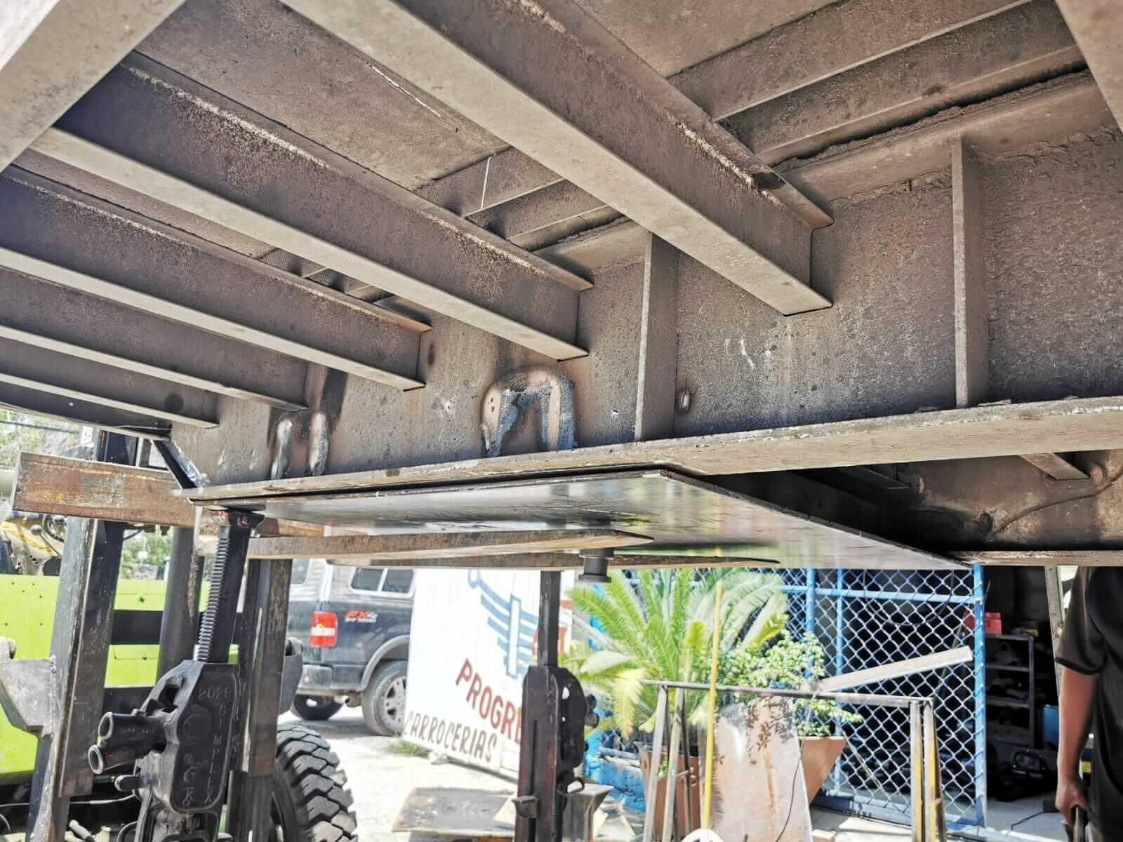MUELLES Y PARTES AUTOMOTRICES CARRETO – Cambio de percha y buje M2 MUELLES Y PARTES AUTOMOTRICES CARRETO – Cambio de percha y buje M2