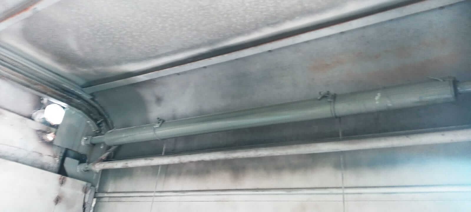 MUELLES Y PARTES AUTOMOTRICES CARRETO – Reparacion de cortinas en camion repartidor MUELLES Y PARTES AUTOMOTRICES CARRETO – Reparacion de cortinas en camion repartidor